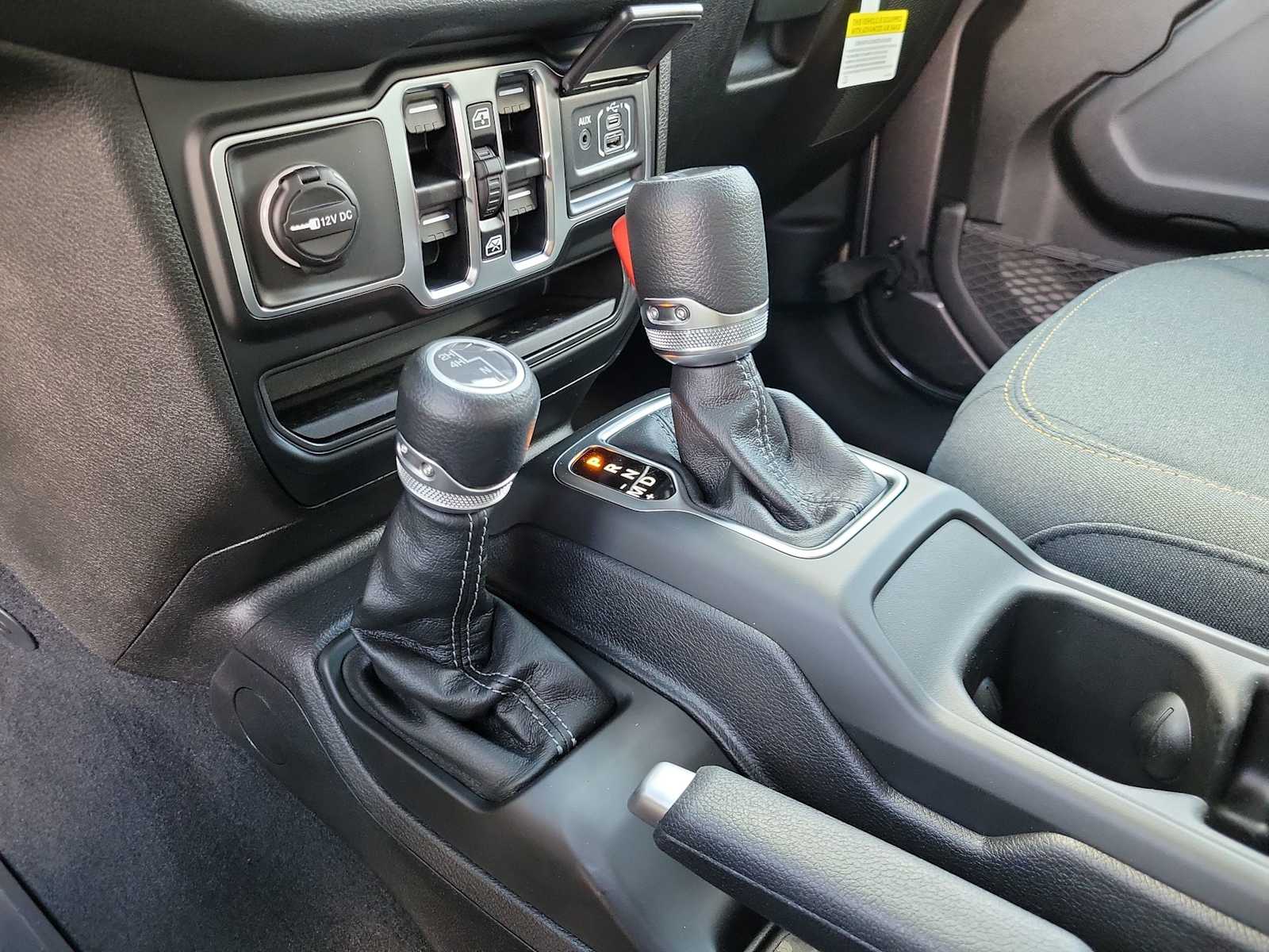 Thumbnail: 2025 Jeep Gladiator - 17