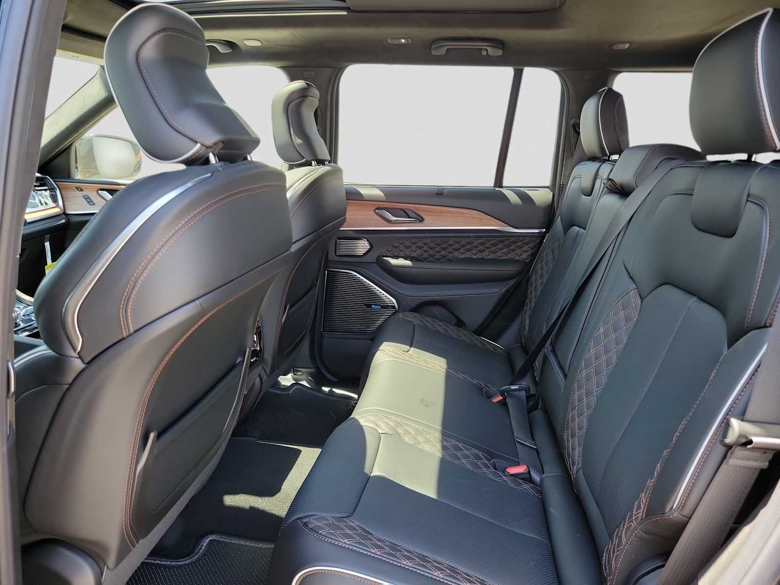 Thumbnail: 2026 Jeep Grand Cherokee - 8