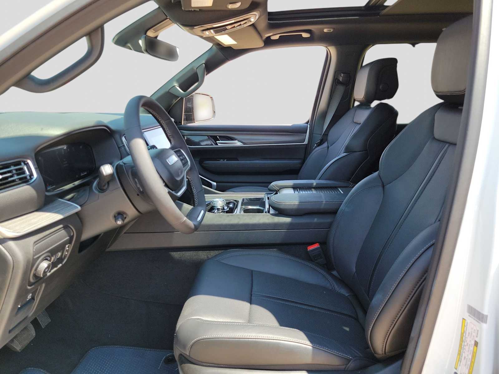 Thumbnail: 2024 Jeep Wagoneer - 11