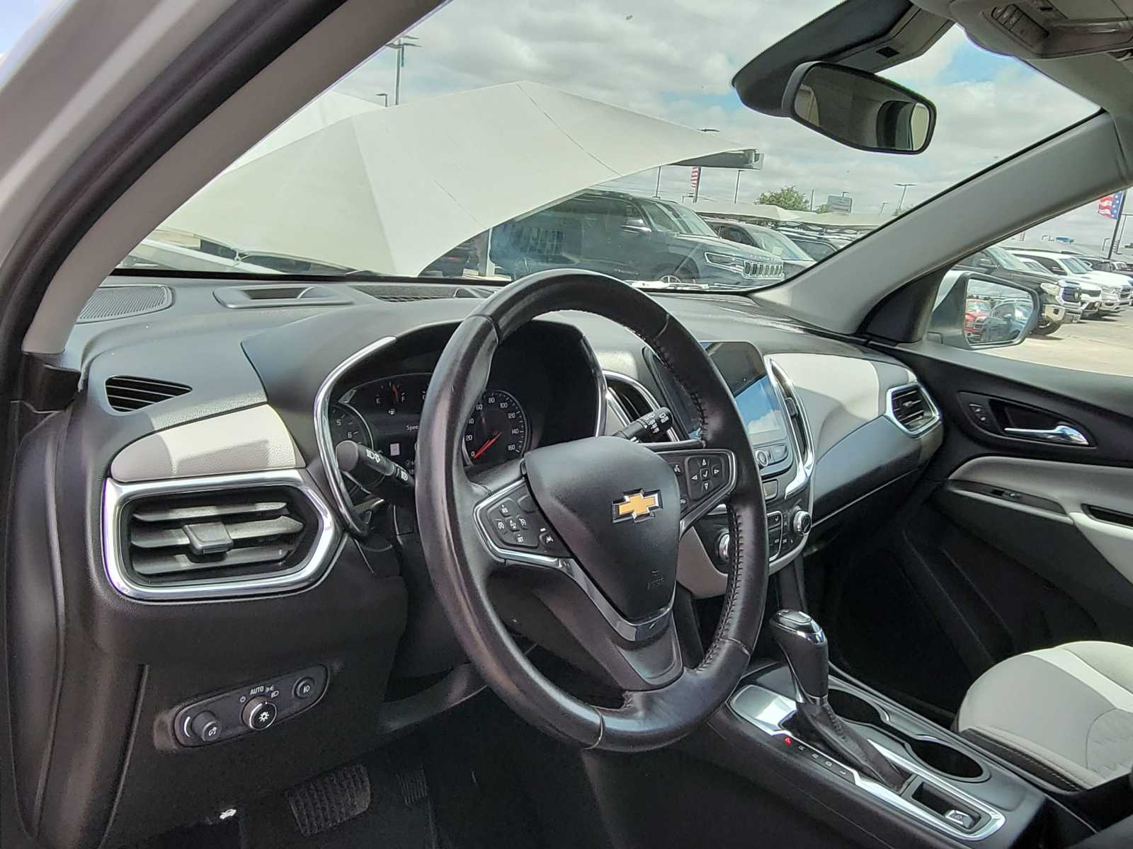Used 2020 Chevrolet Equinox LT with VIN 2GNAXKEV2L6156995 for sale in Midland, TX