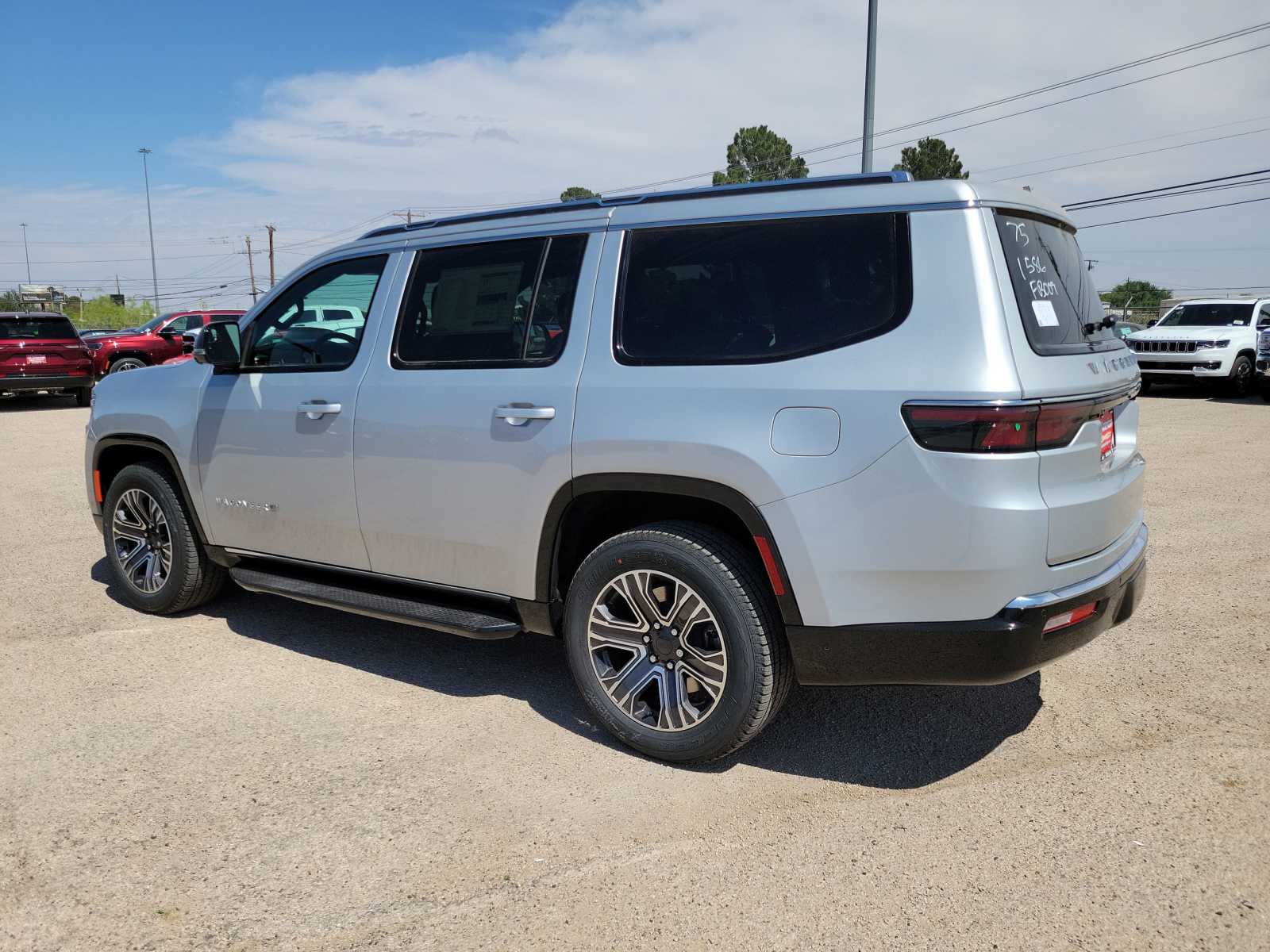 2024 Jeep Wagoneer L photo 4