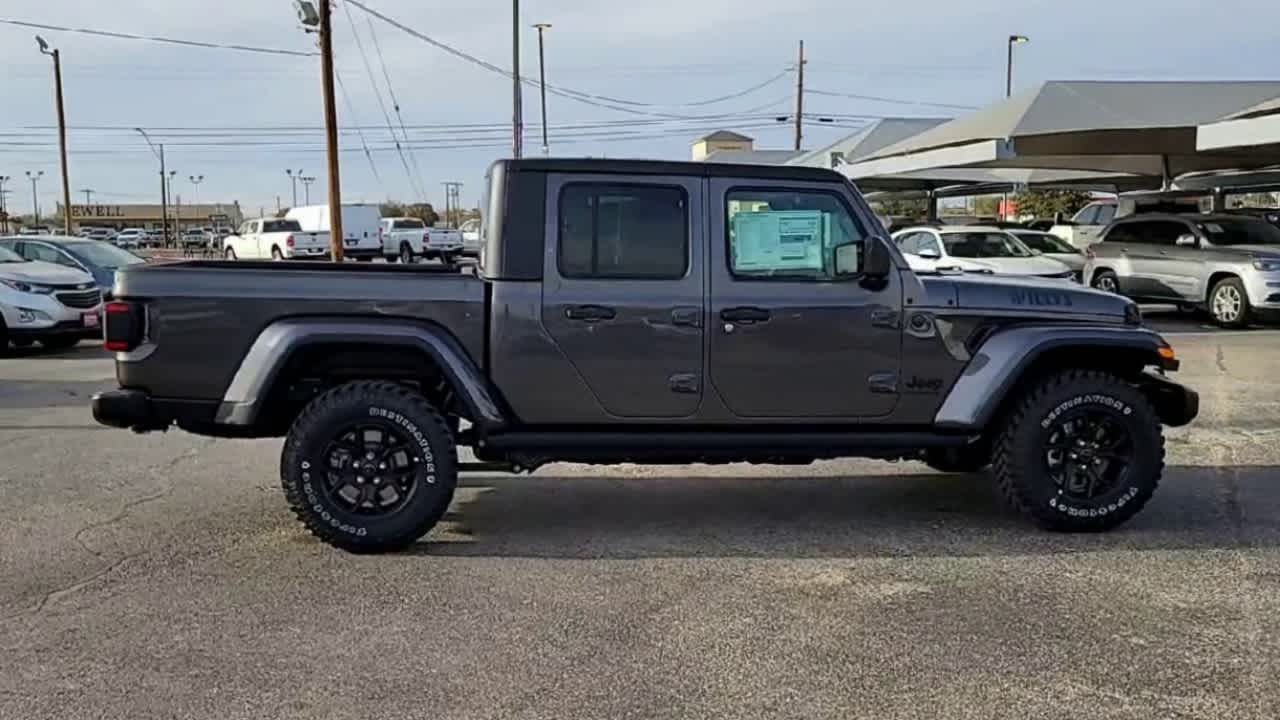 Thumbnail: 2026 Jeep Gladiator - 8