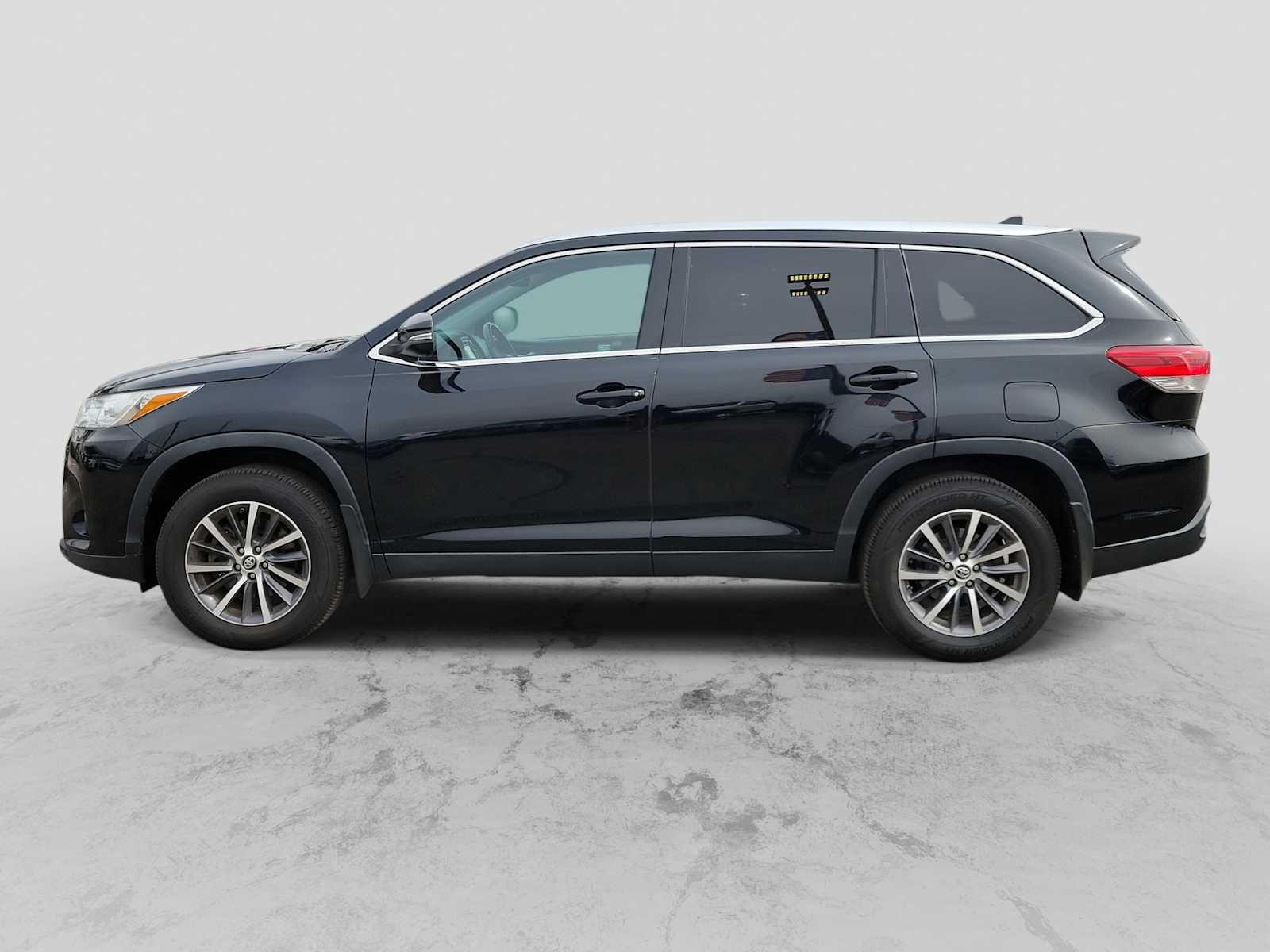 Thumbnail: 2019 Toyota Highlander - 3