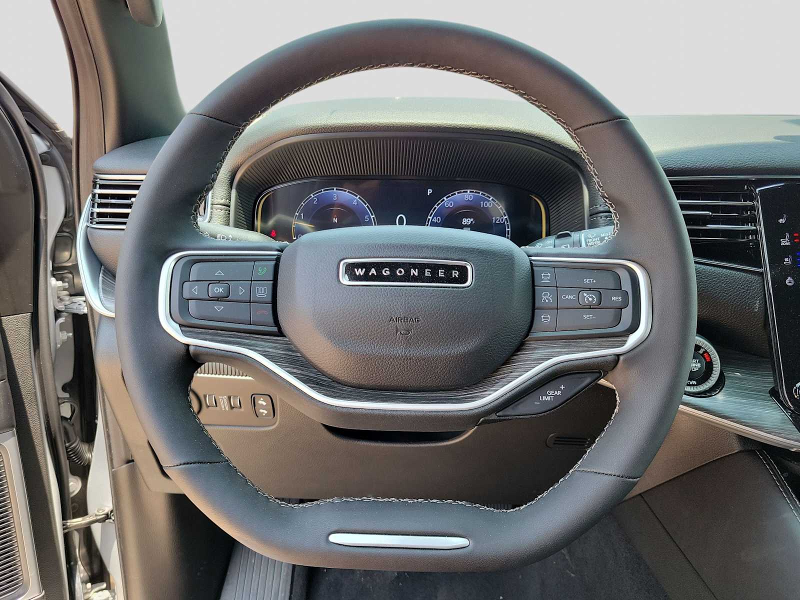 Thumbnail: 2024 Jeep Wagoneer - 15