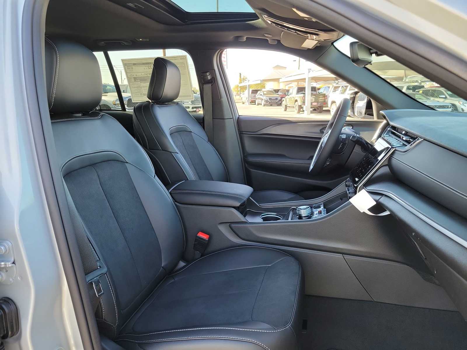 2024 Jeep Grand Cherokee Limited Edition 14
