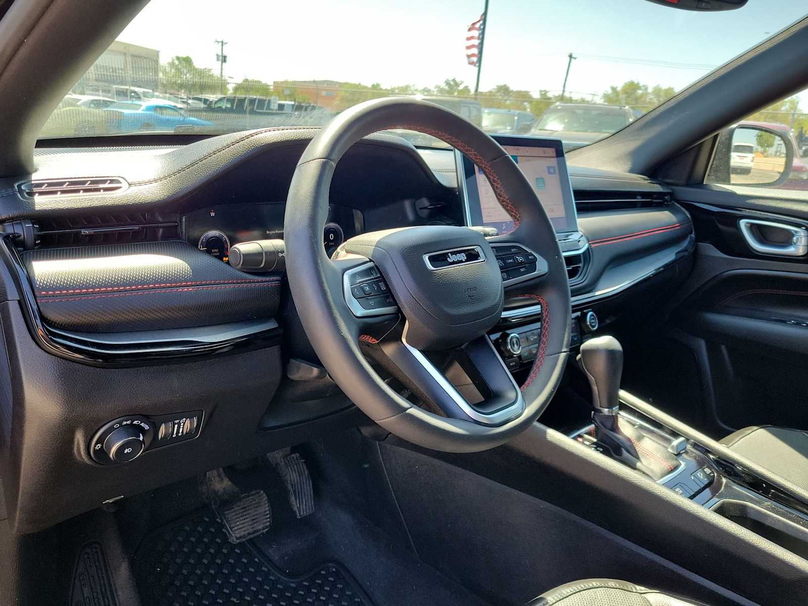 2023 Jeep Compass Trailhawk photo 2