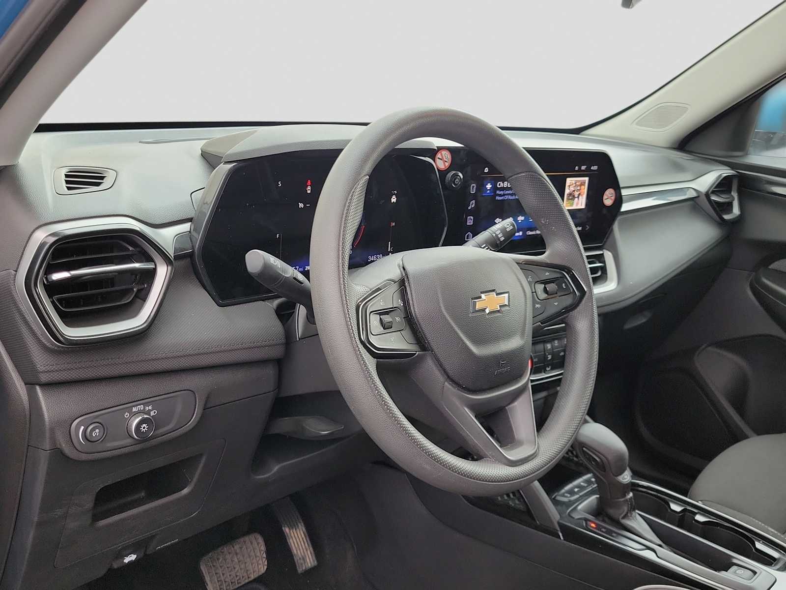 Thumbnail: 2025 Chevrolet TrailBlazer - 2