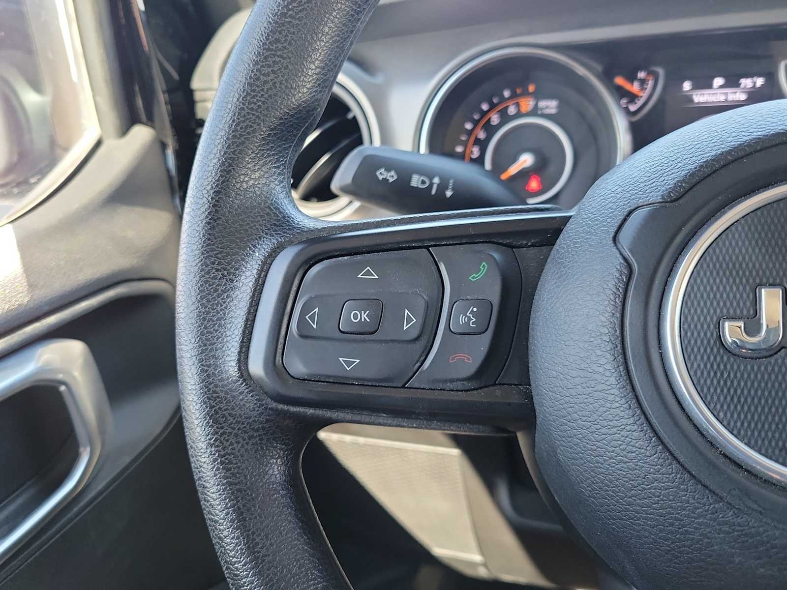 Thumbnail: 2023 Jeep Gladiator - 19