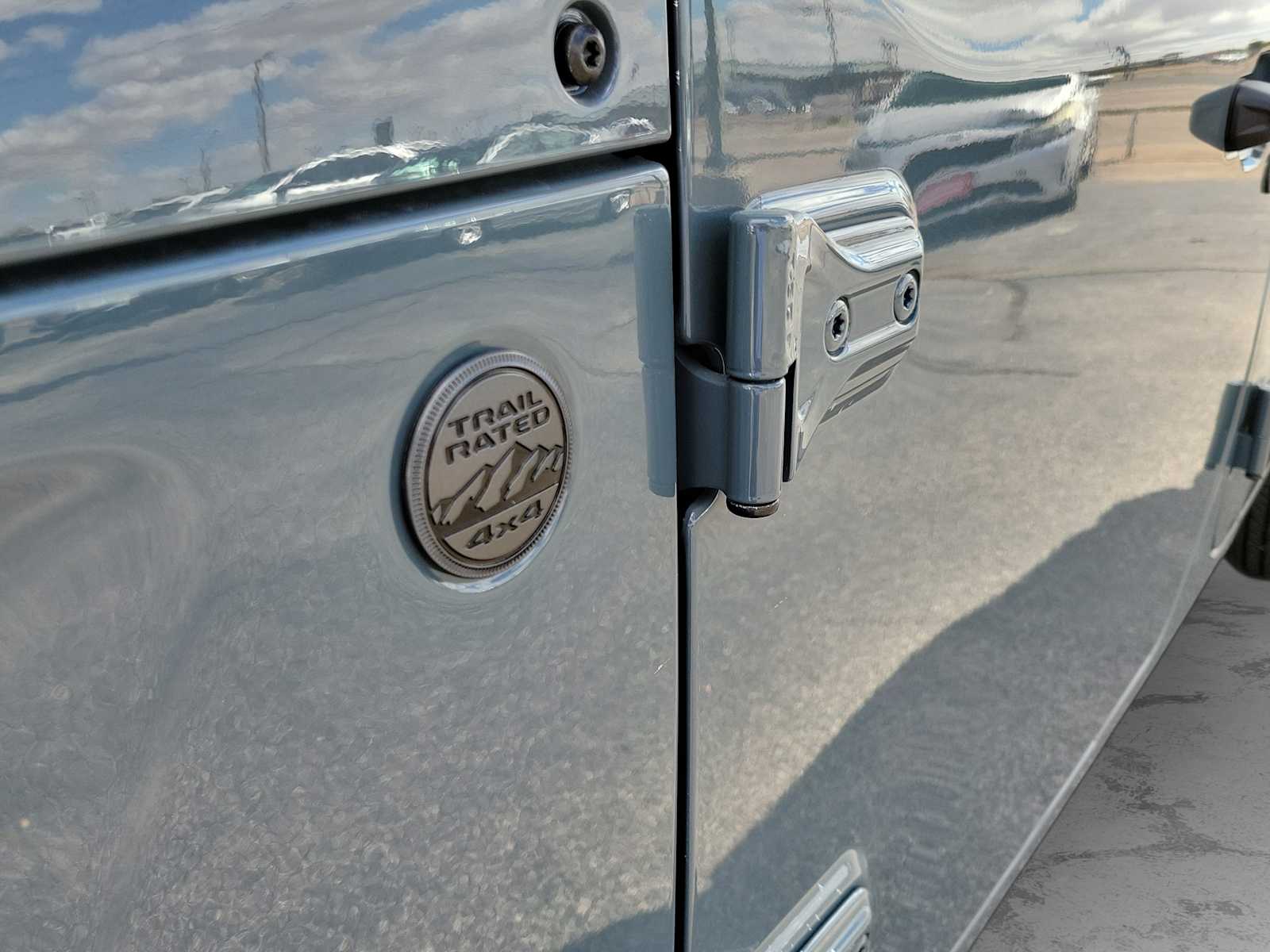 Thumbnail: 2025 Jeep Gladiator - 9