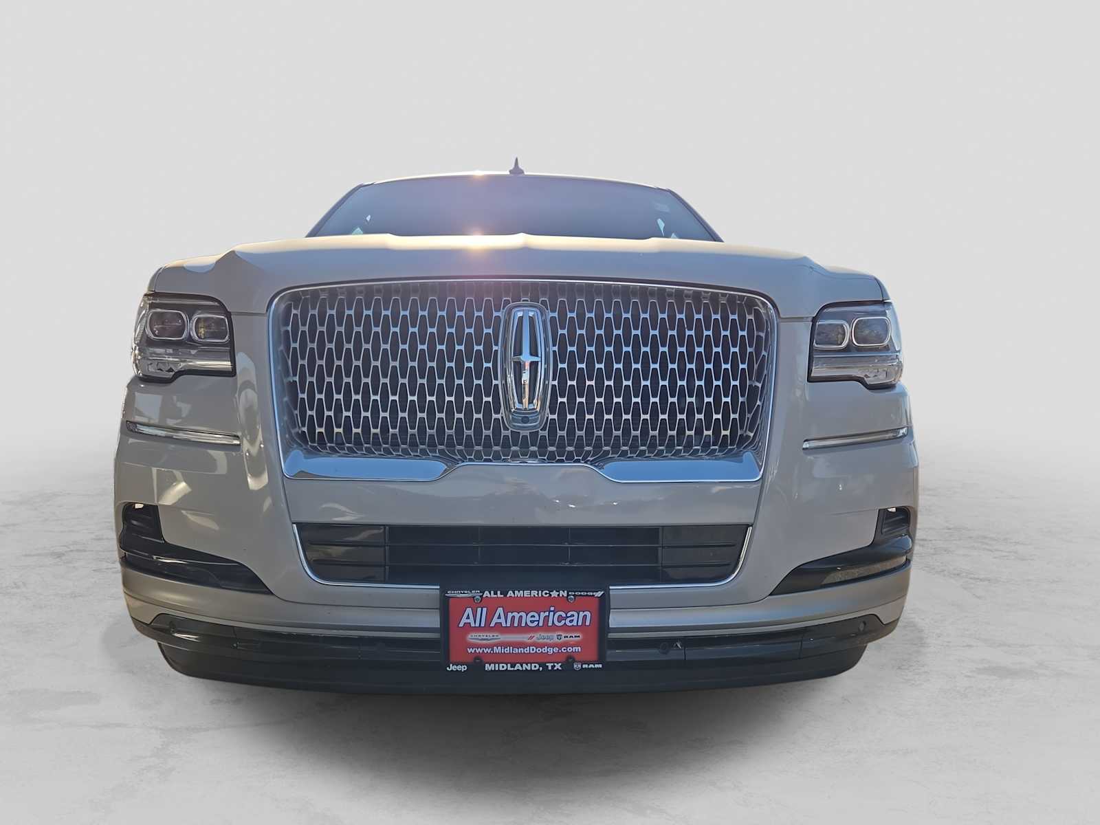 Thumbnail: 2023 Lincoln Navigator - 9