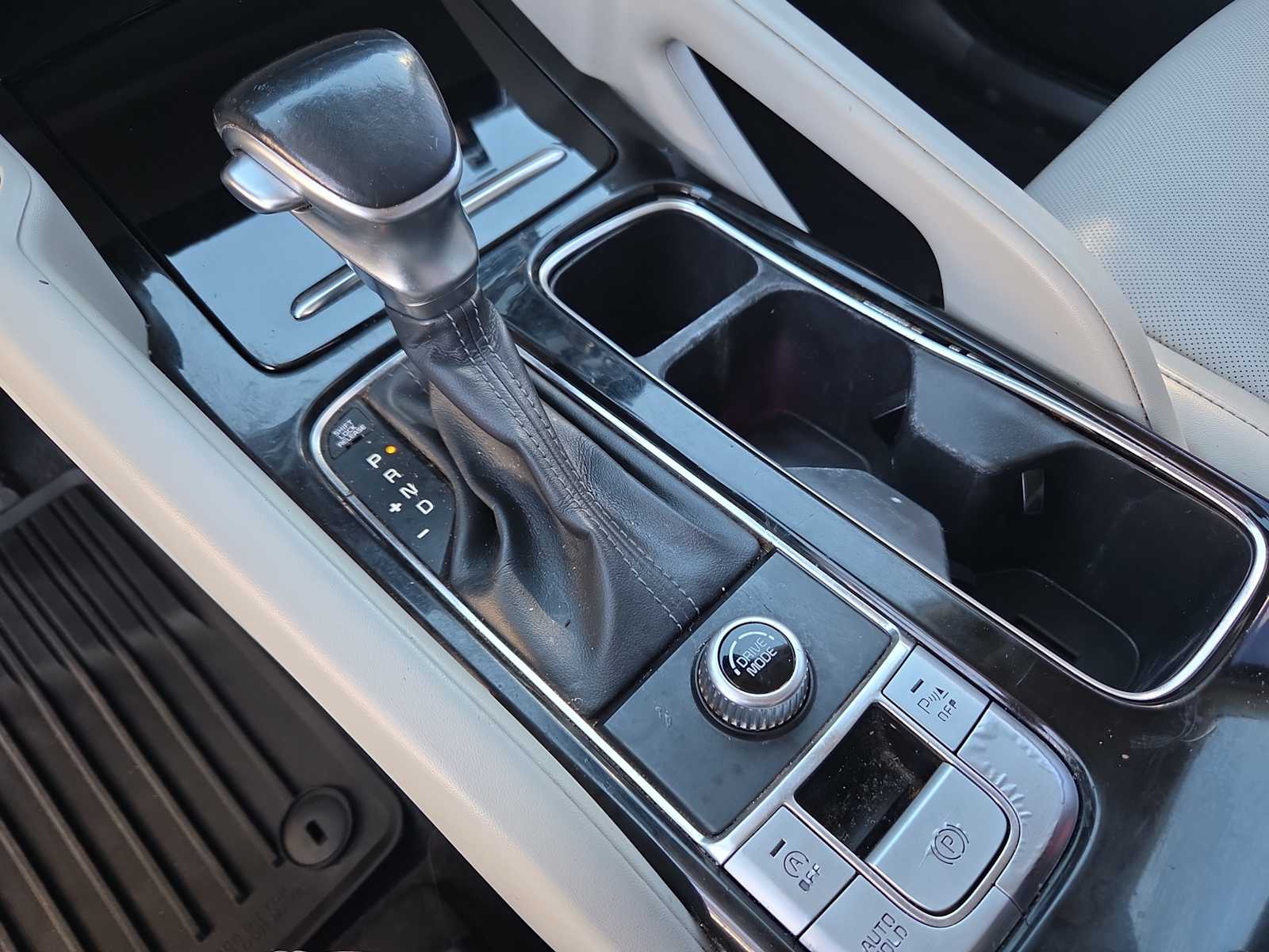 Thumbnail: 2022 Kia Telluride - 17