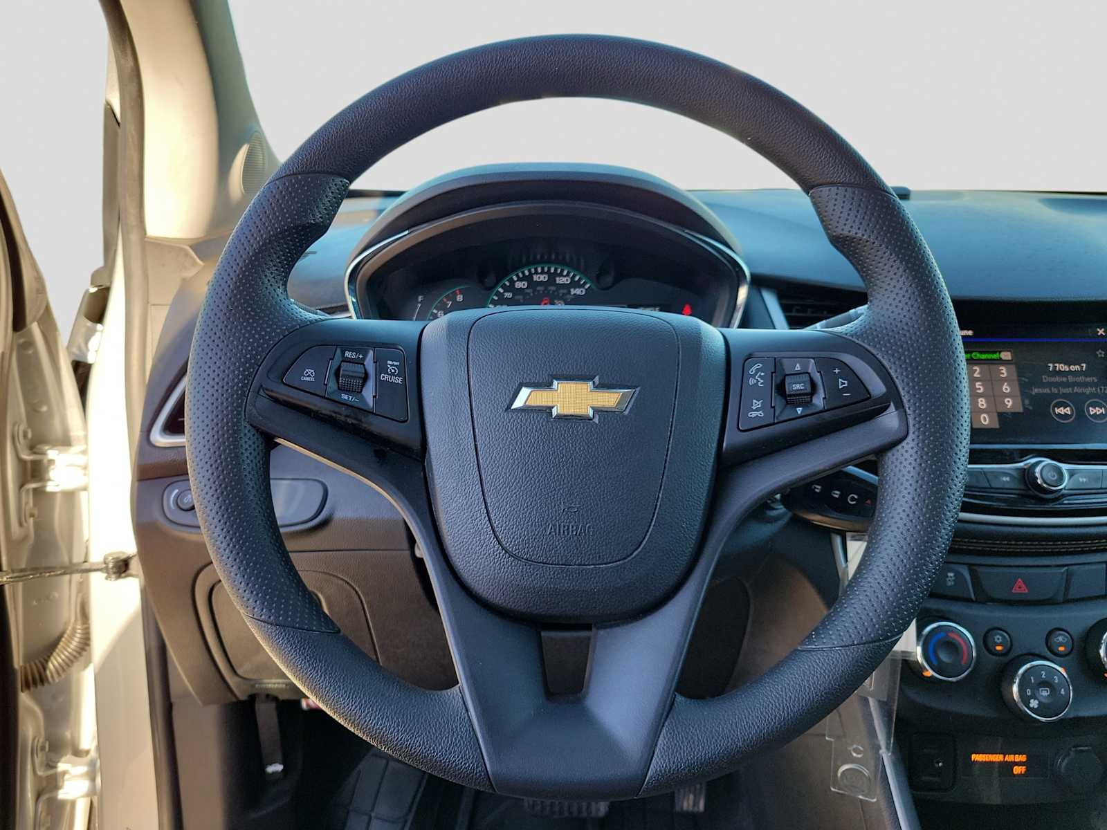 Thumbnail: 2022 Chevrolet Trax - 15