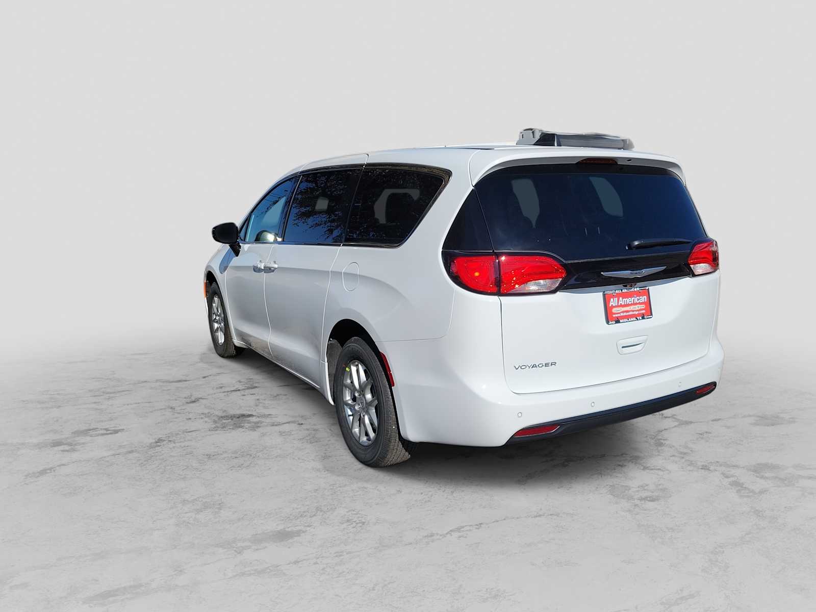 Thumbnail: 2026 Chrysler Voyager - 4