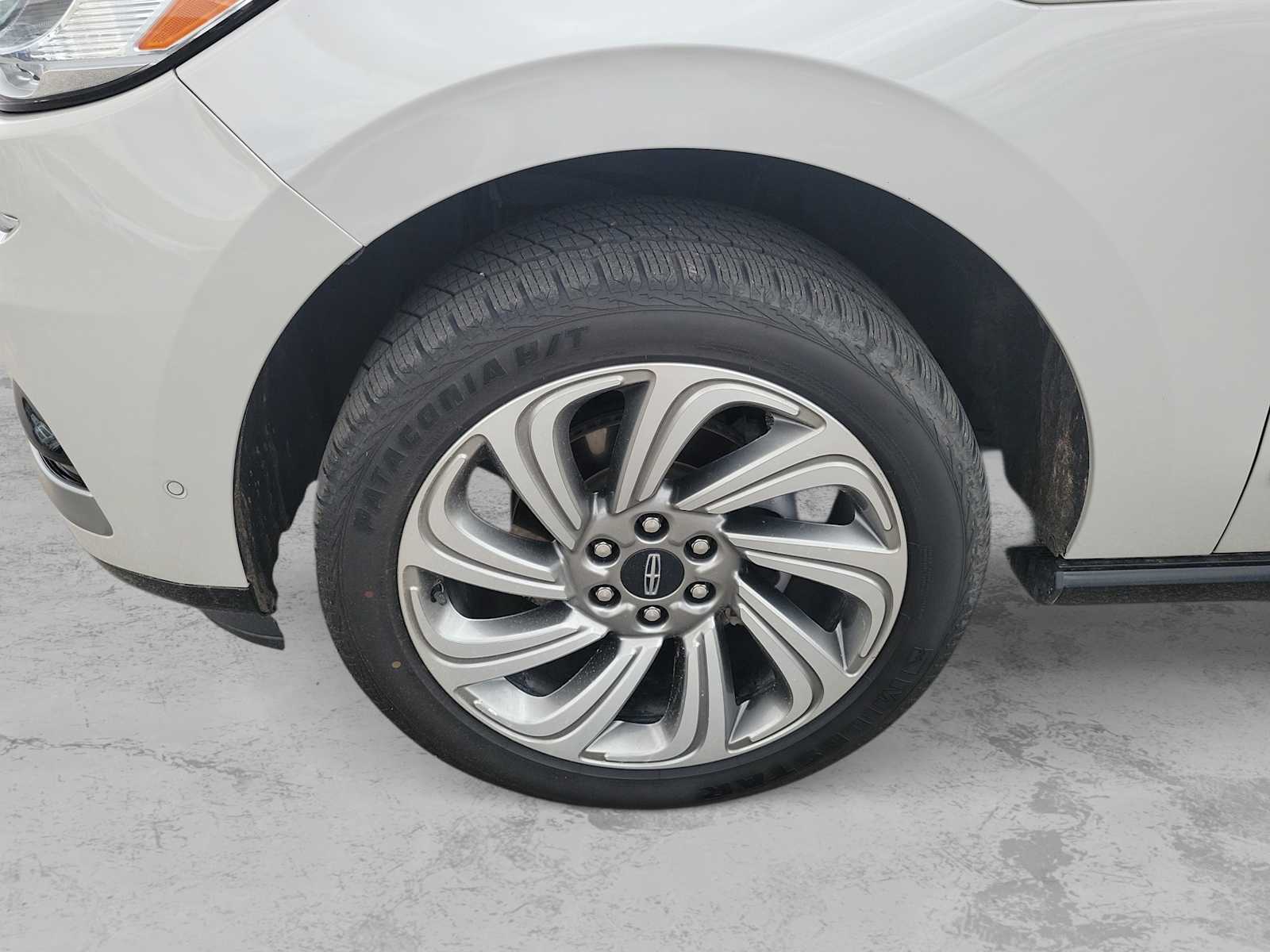 Thumbnail: 2023 Lincoln Navigator - 8