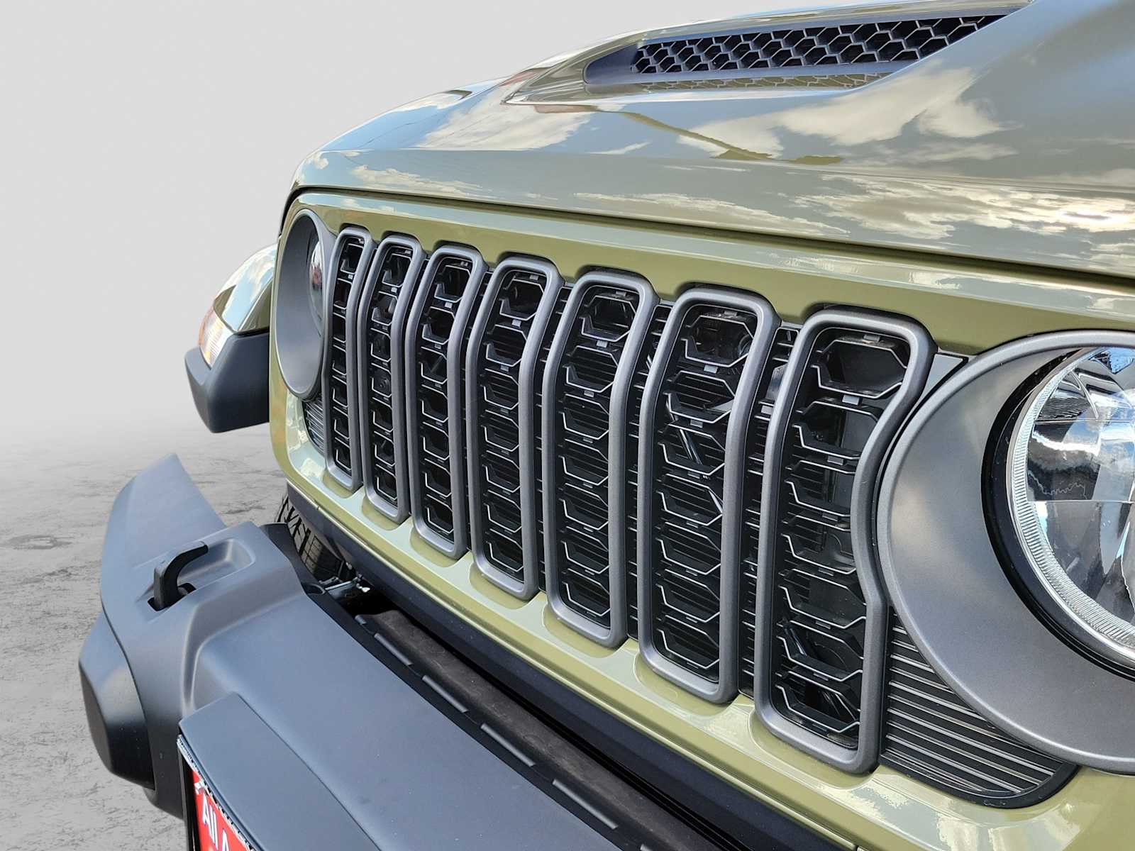 Thumbnail: 2025 Jeep Gladiator - 9