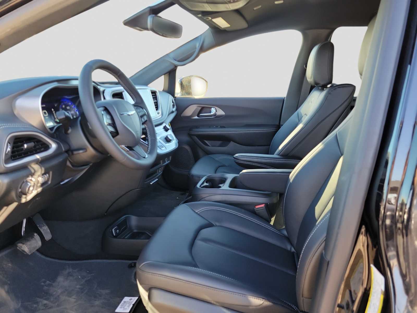 Thumbnail: 2026 Chrysler Pacifica - 11