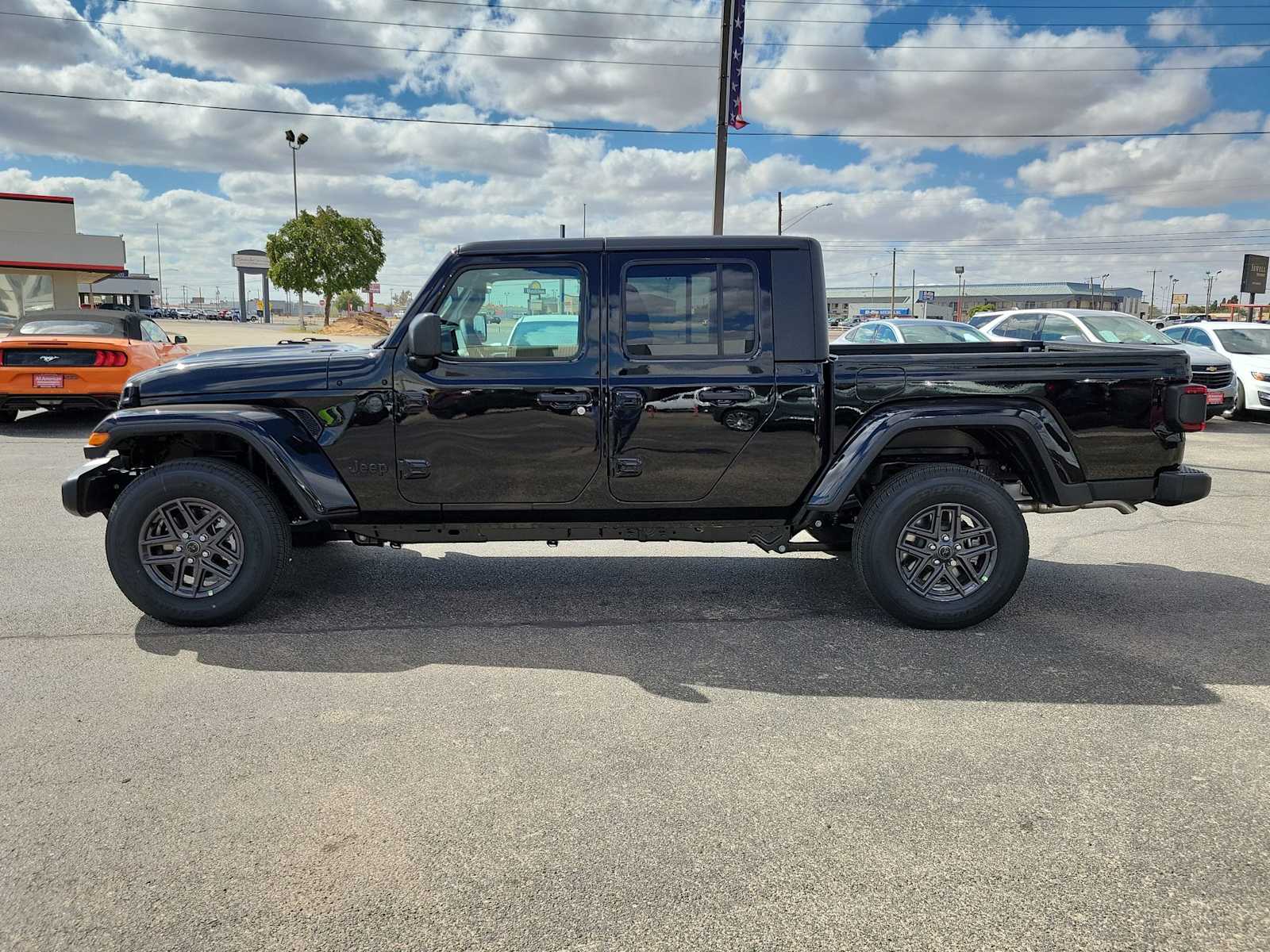 Thumbnail: 2025 Jeep Gladiator - 3