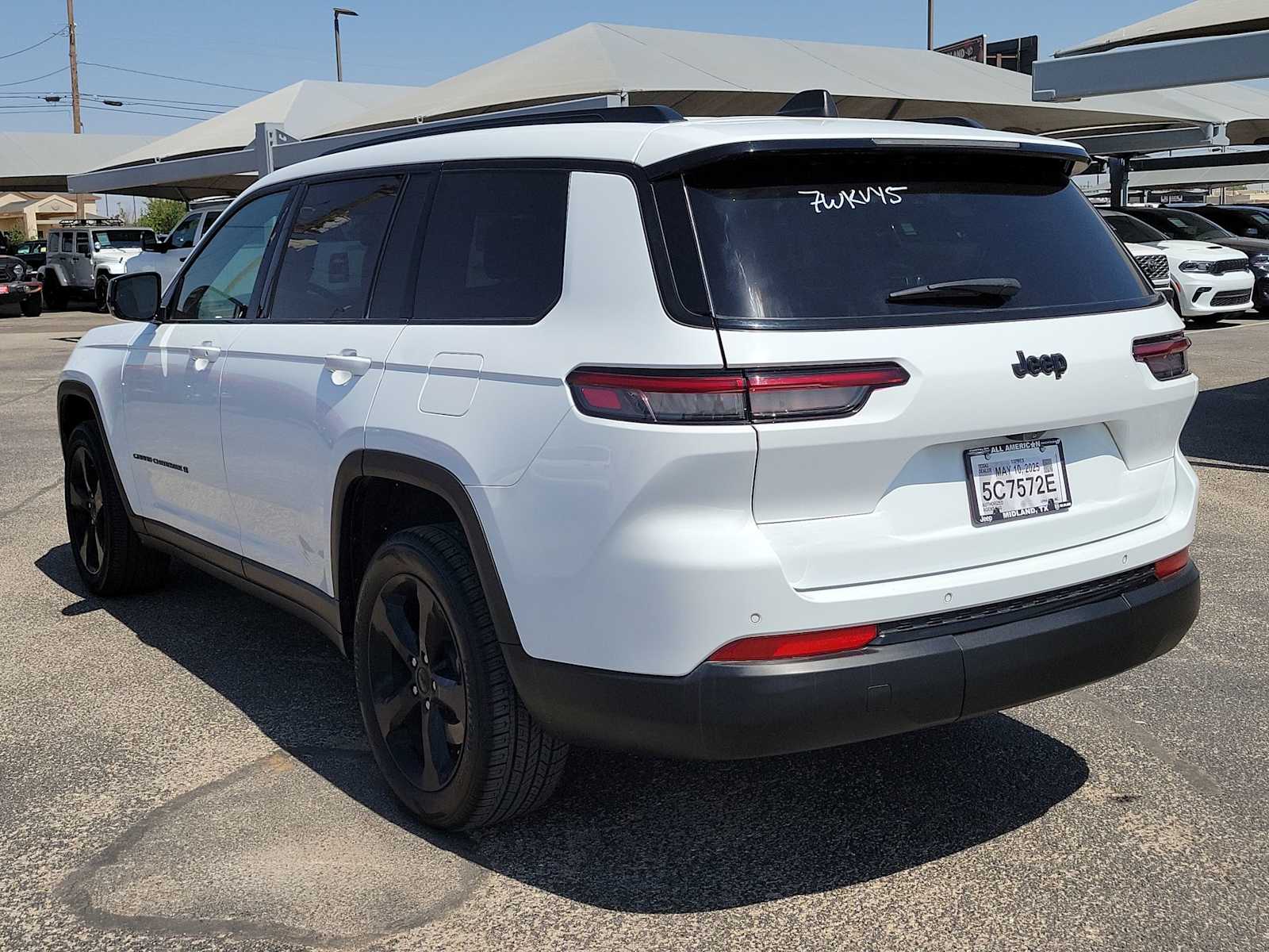 Thumbnail: 2023 Jeep Grand Cherokee L - 4