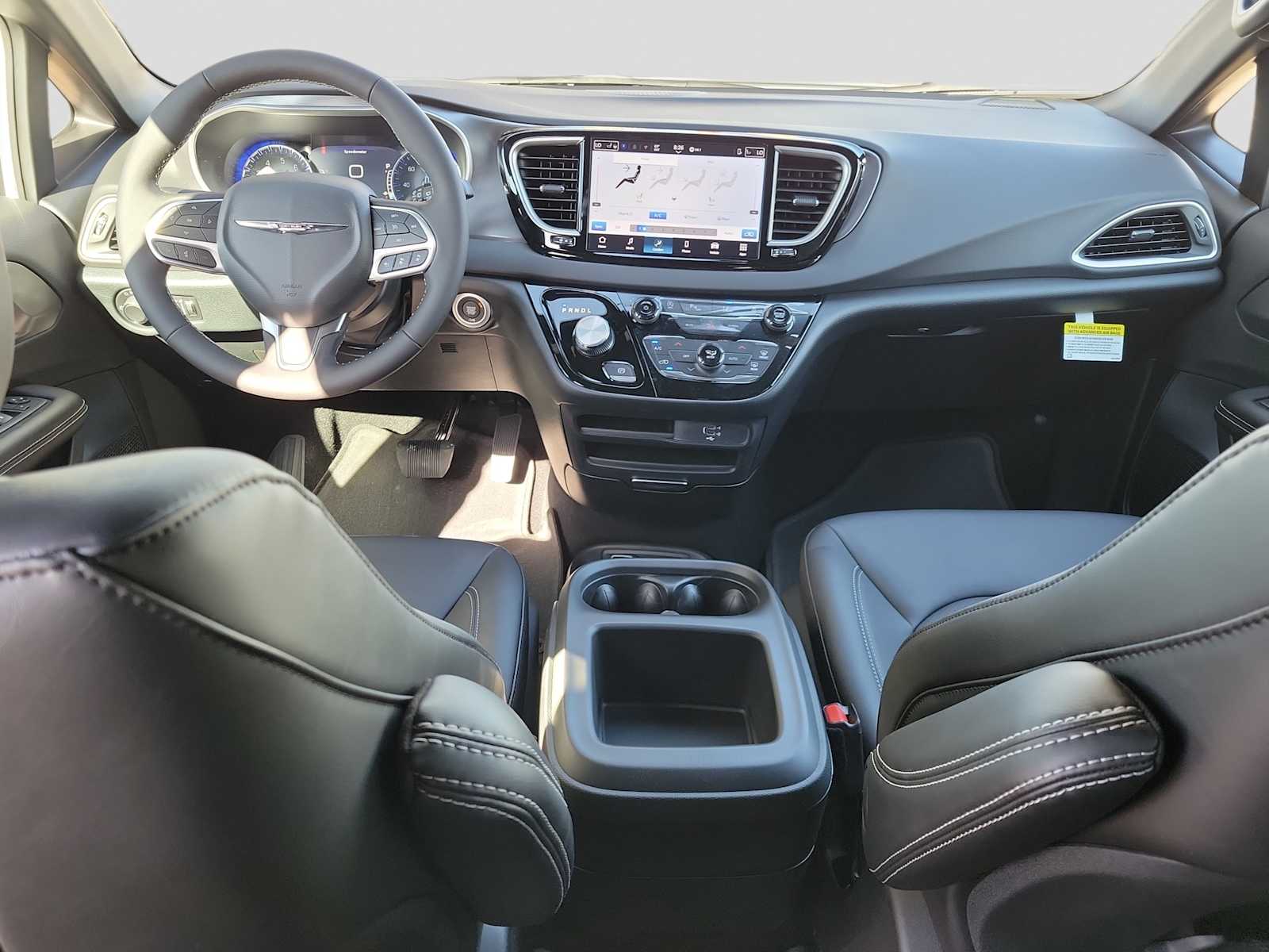 Thumbnail: 2026 Chrysler Voyager - 10