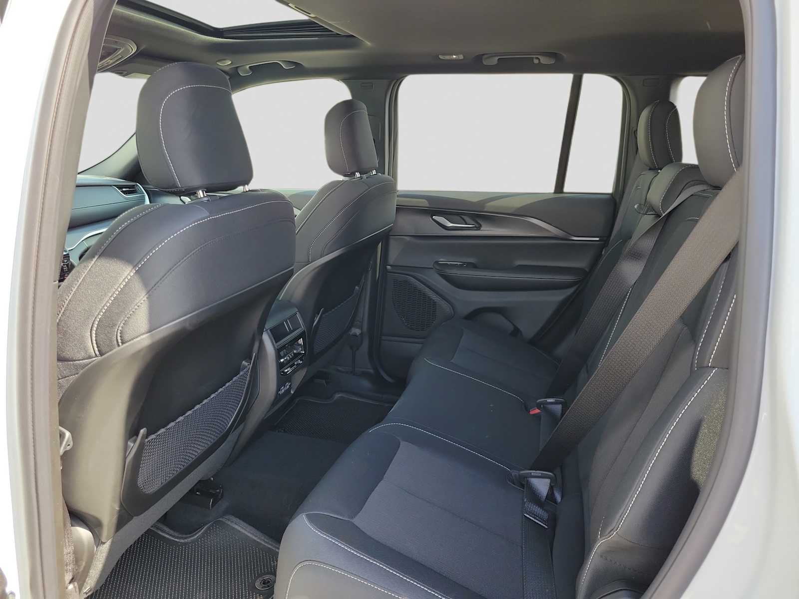 Thumbnail: 2026 Jeep Grand Cherokee - 12