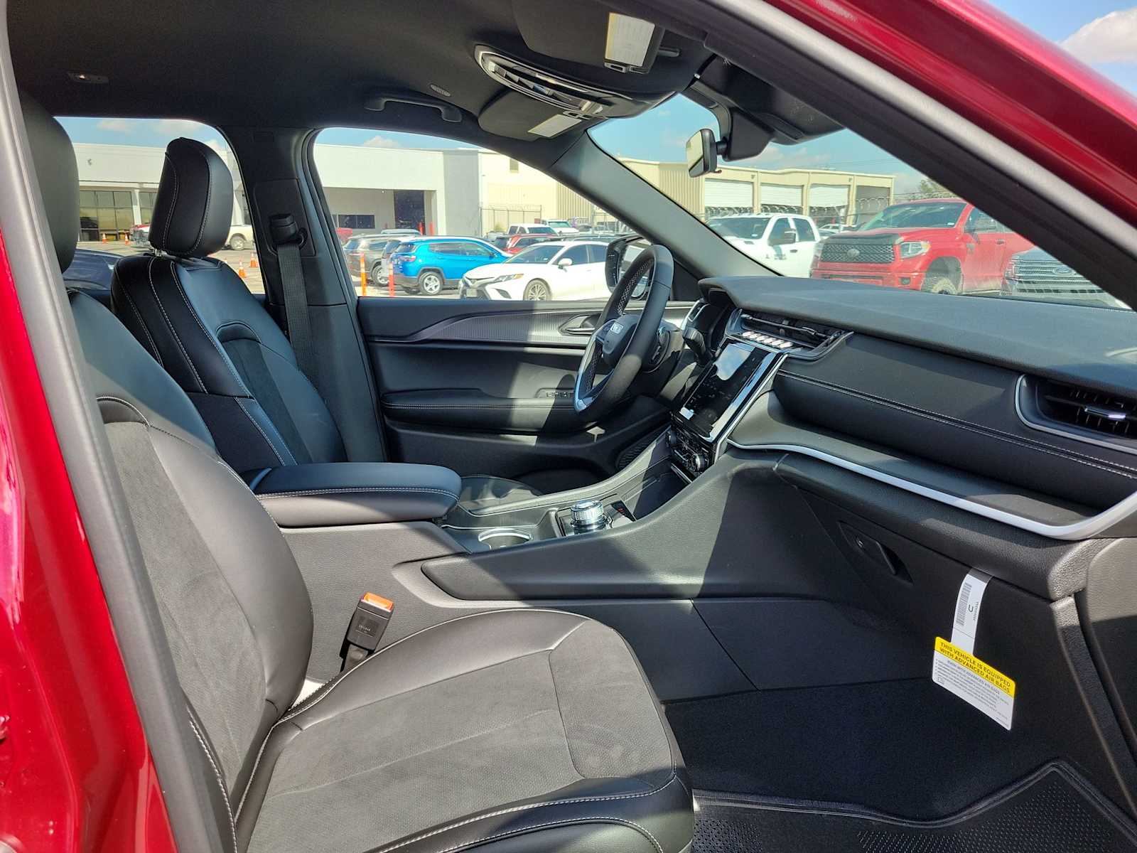 Thumbnail: 2025 Jeep Grand Cherokee - 14