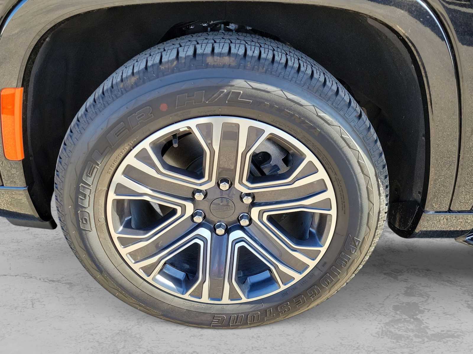 Thumbnail: 2024 Jeep Wagoneer - 8