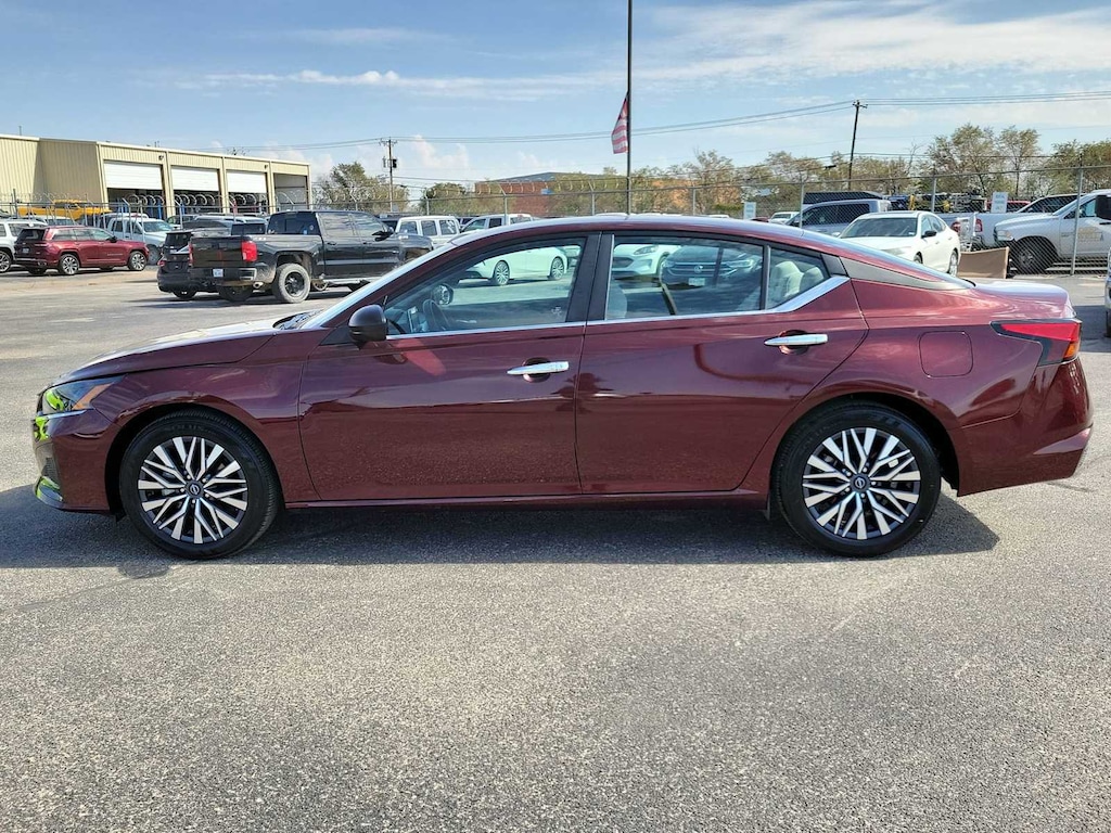 Used 2025 Nissan Altima SV Sedan