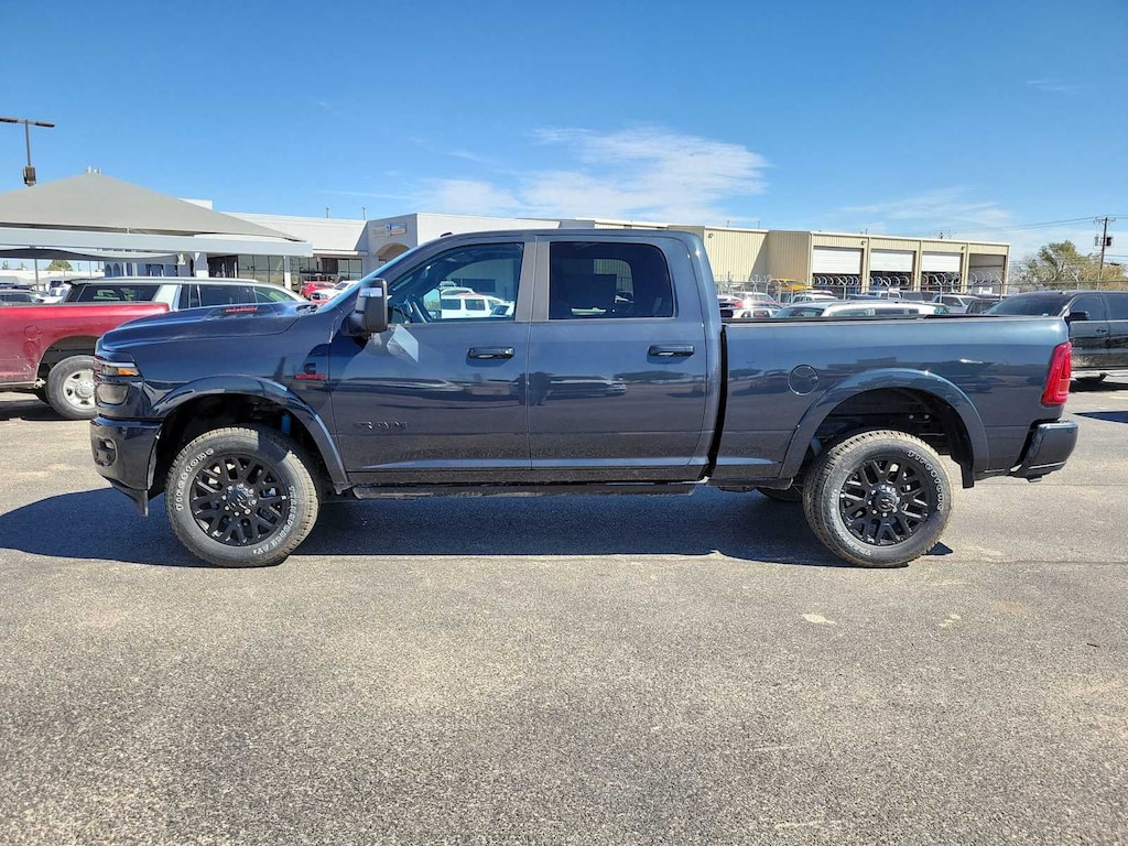 New 2025 Ram 2500 LIMITED CREW CAB 4X4 6'4 BOX Pickup