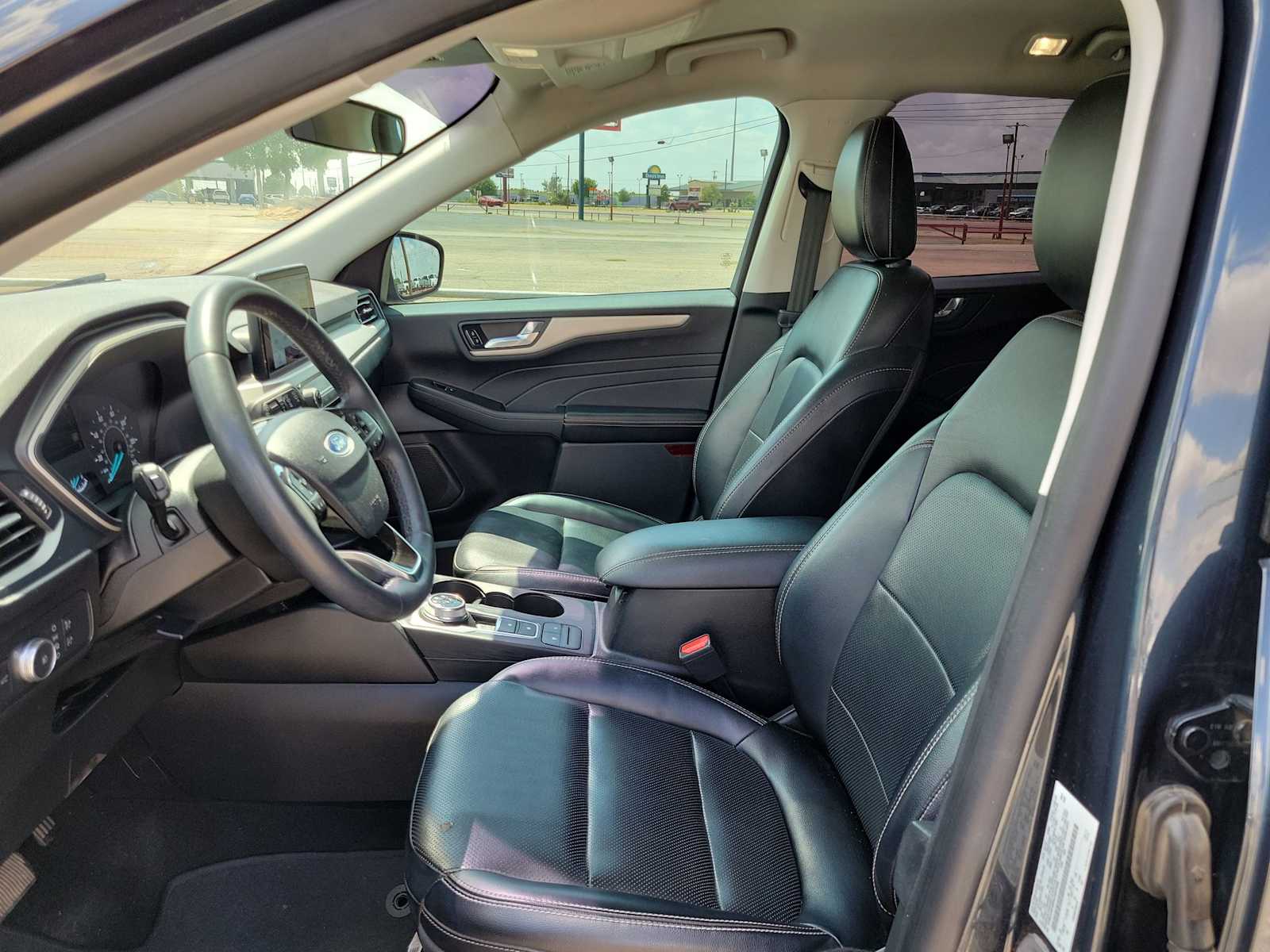 Thumbnail: 2022 Ford Escape - 11