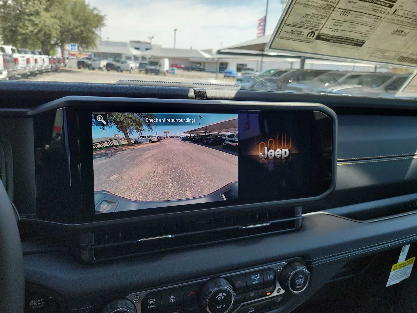 Thumbnail: 2025 Jeep Gladiator - 20