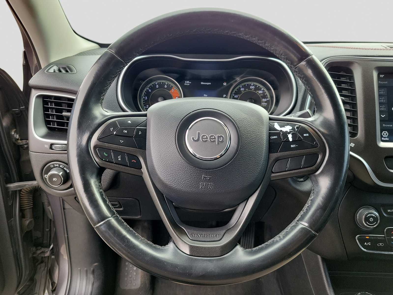 Thumbnail: 2020 Jeep Cherokee - 15