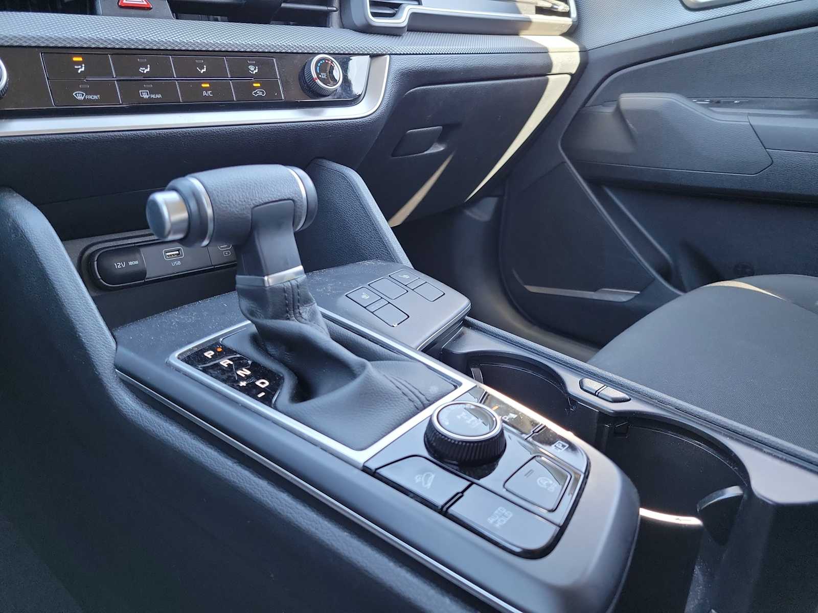 Thumbnail: 2025 Kia Sportage - 17