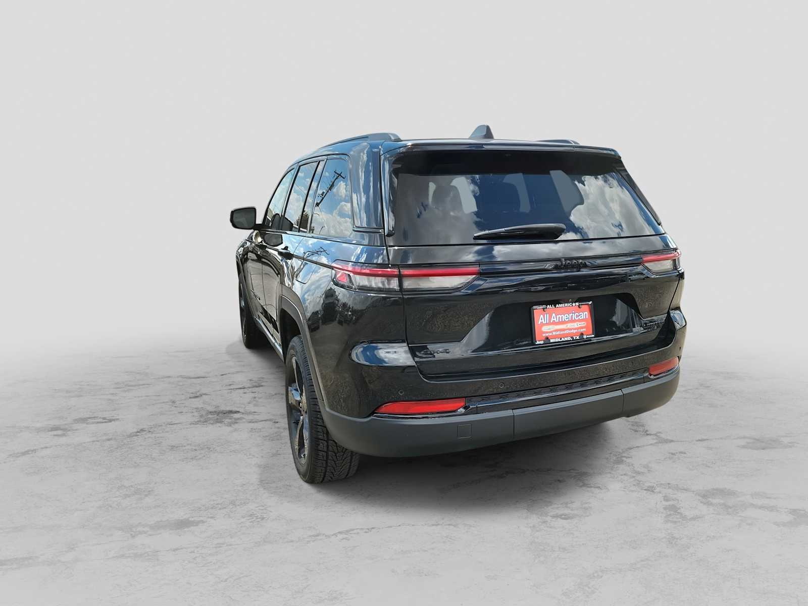 Thumbnail: 2023 Jeep Grand Cherokee - 4