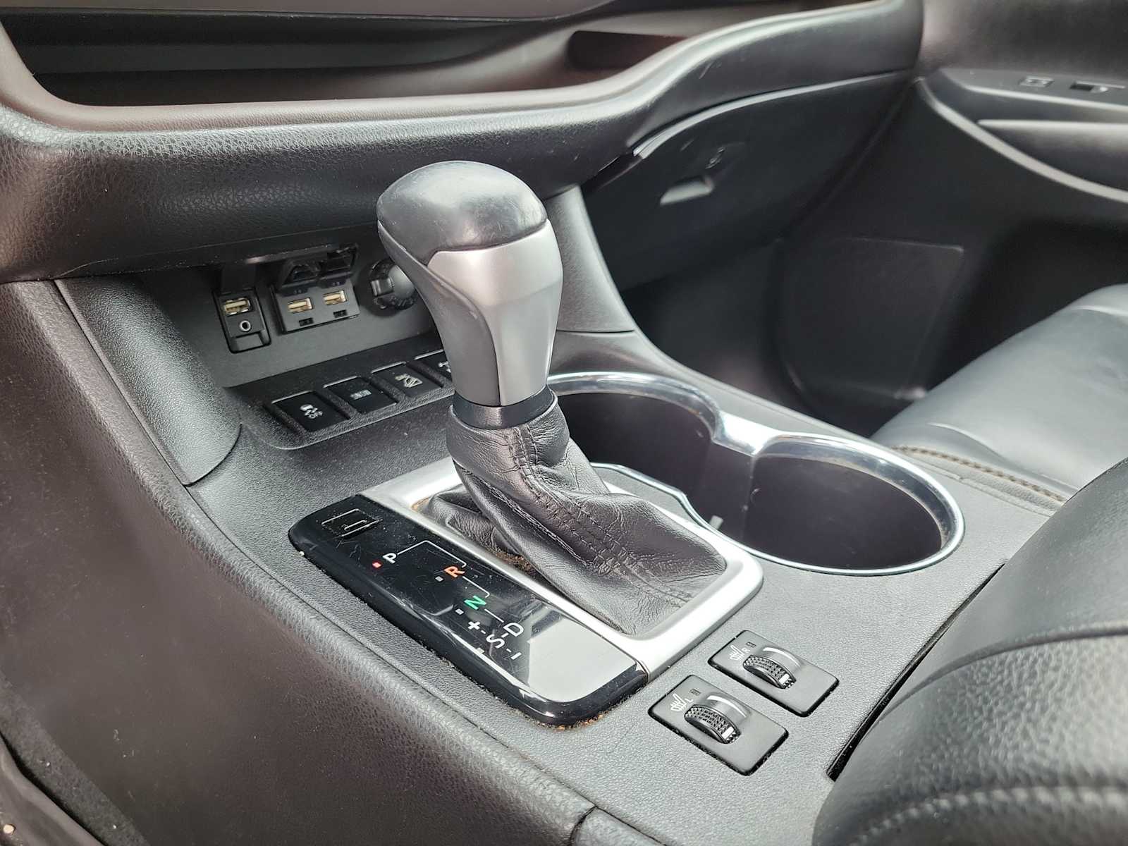 Thumbnail: 2019 Toyota Highlander - 17