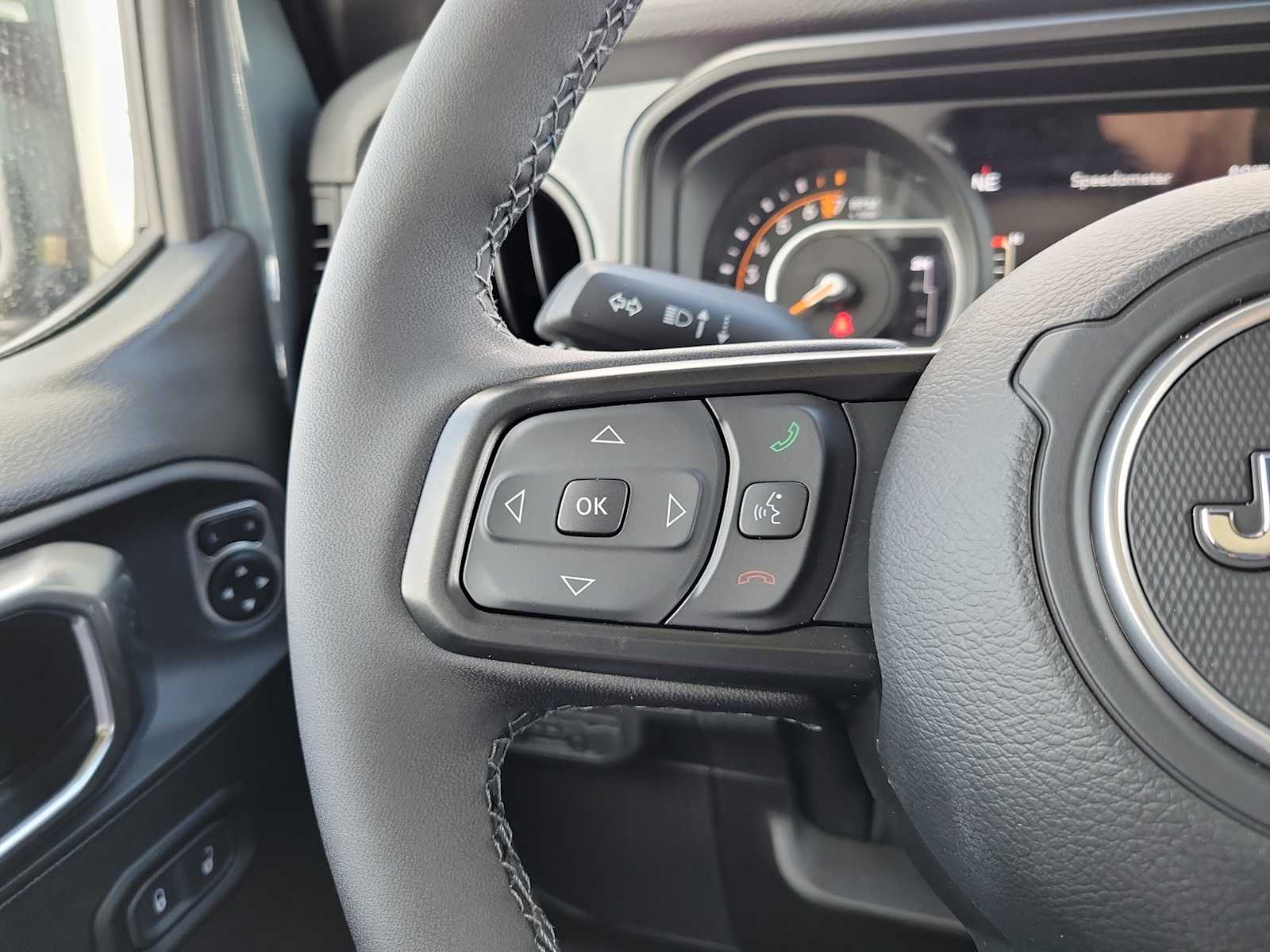 Thumbnail: 2025 Jeep Gladiator - 19