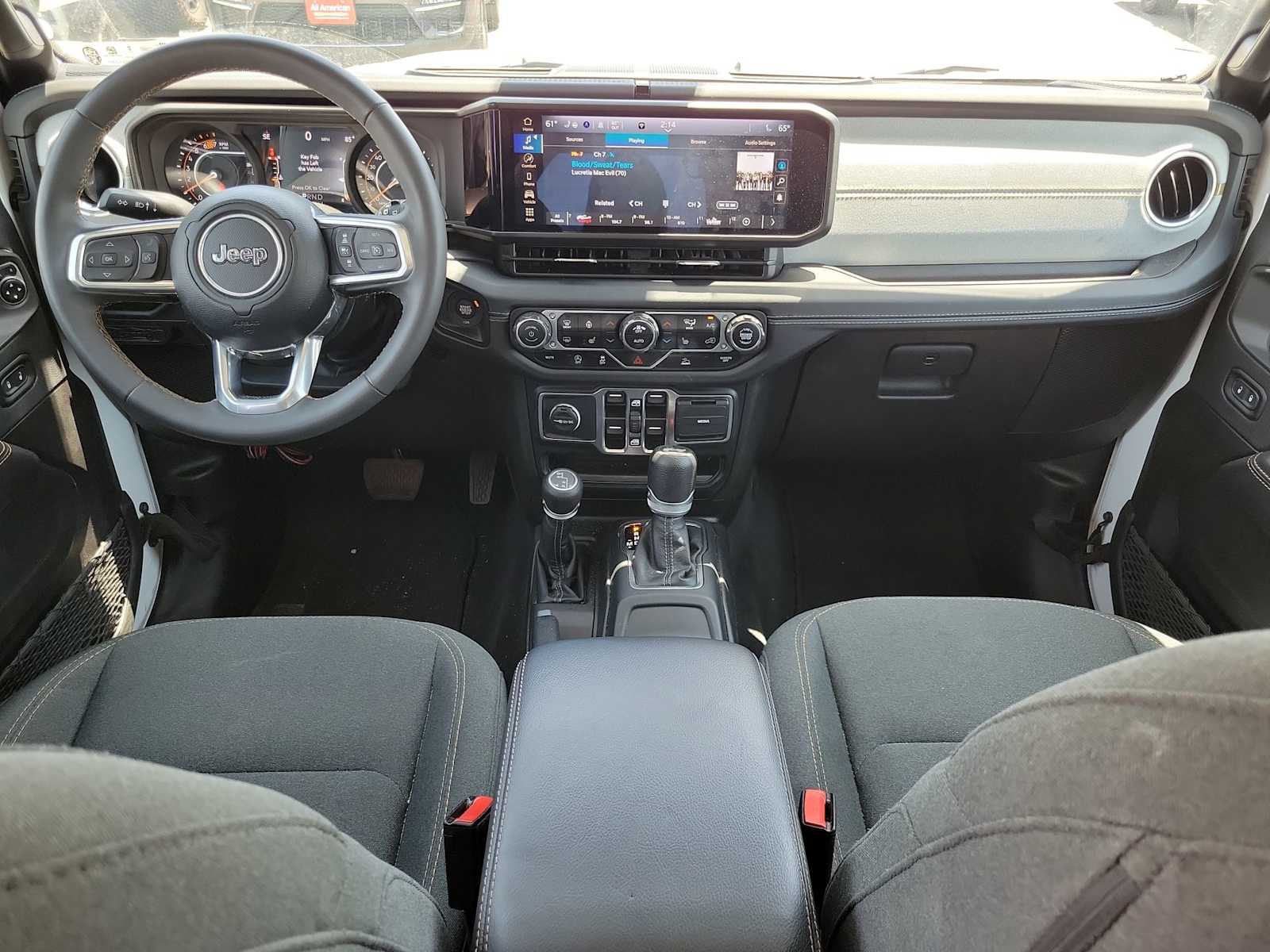 2024 Jeep Wrangler Sahara 10