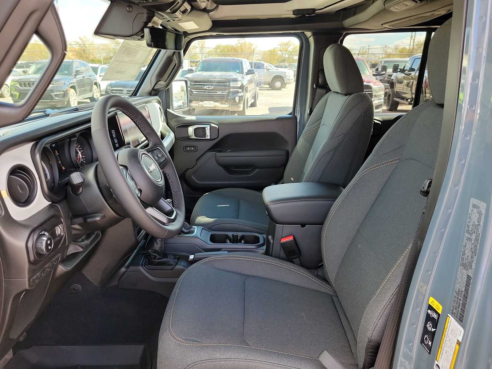 Thumbnail: 2025 Jeep Gladiator - 11