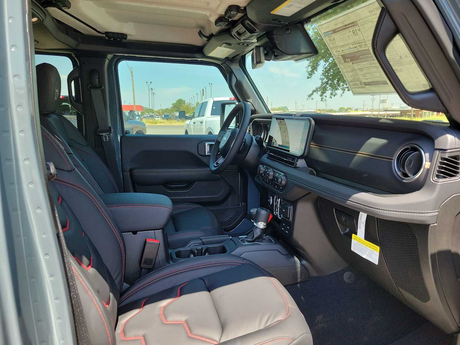 Thumbnail: 2025 Jeep Gladiator - 14