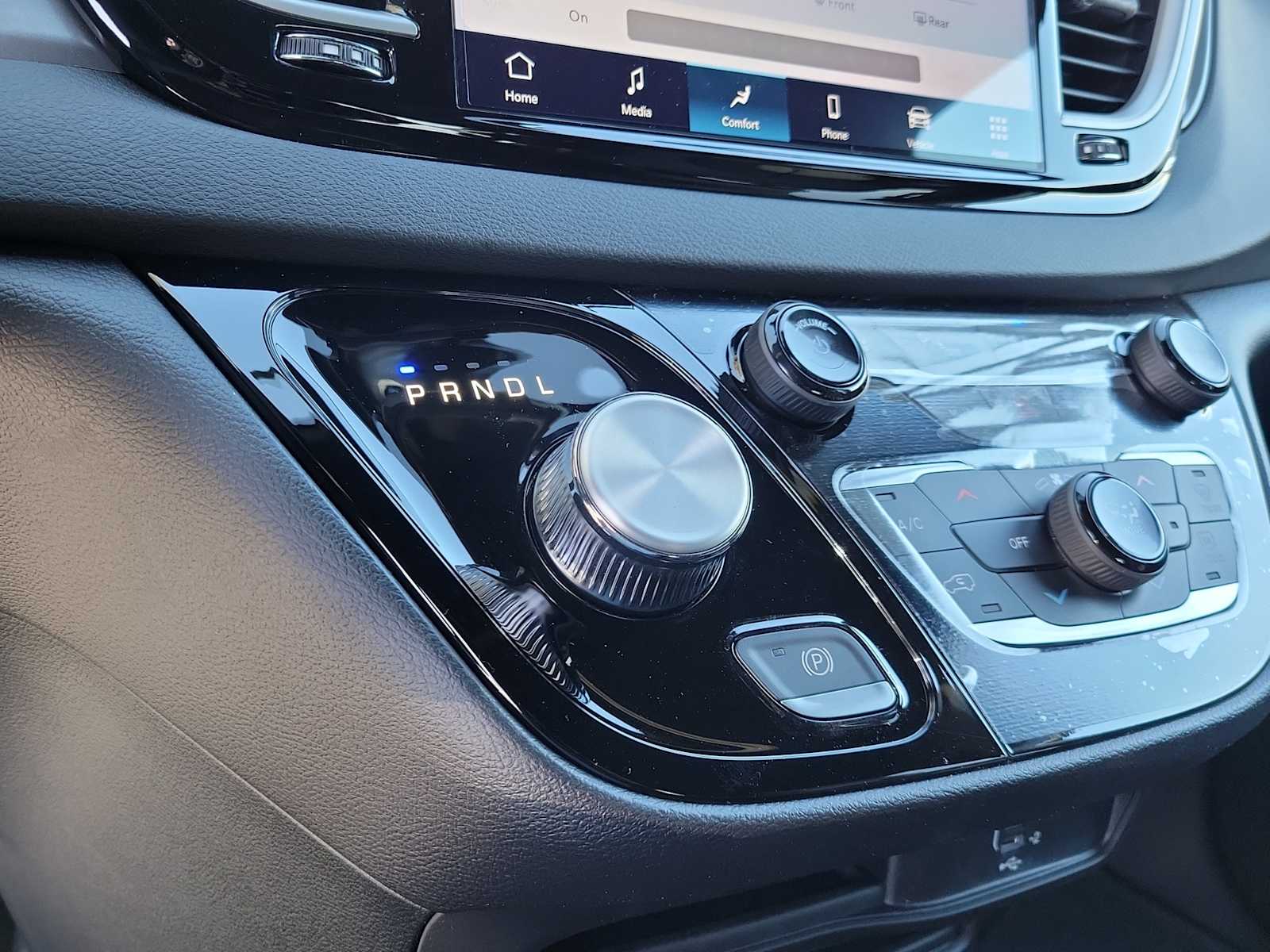 Thumbnail: 2026 Chrysler Voyager - 17