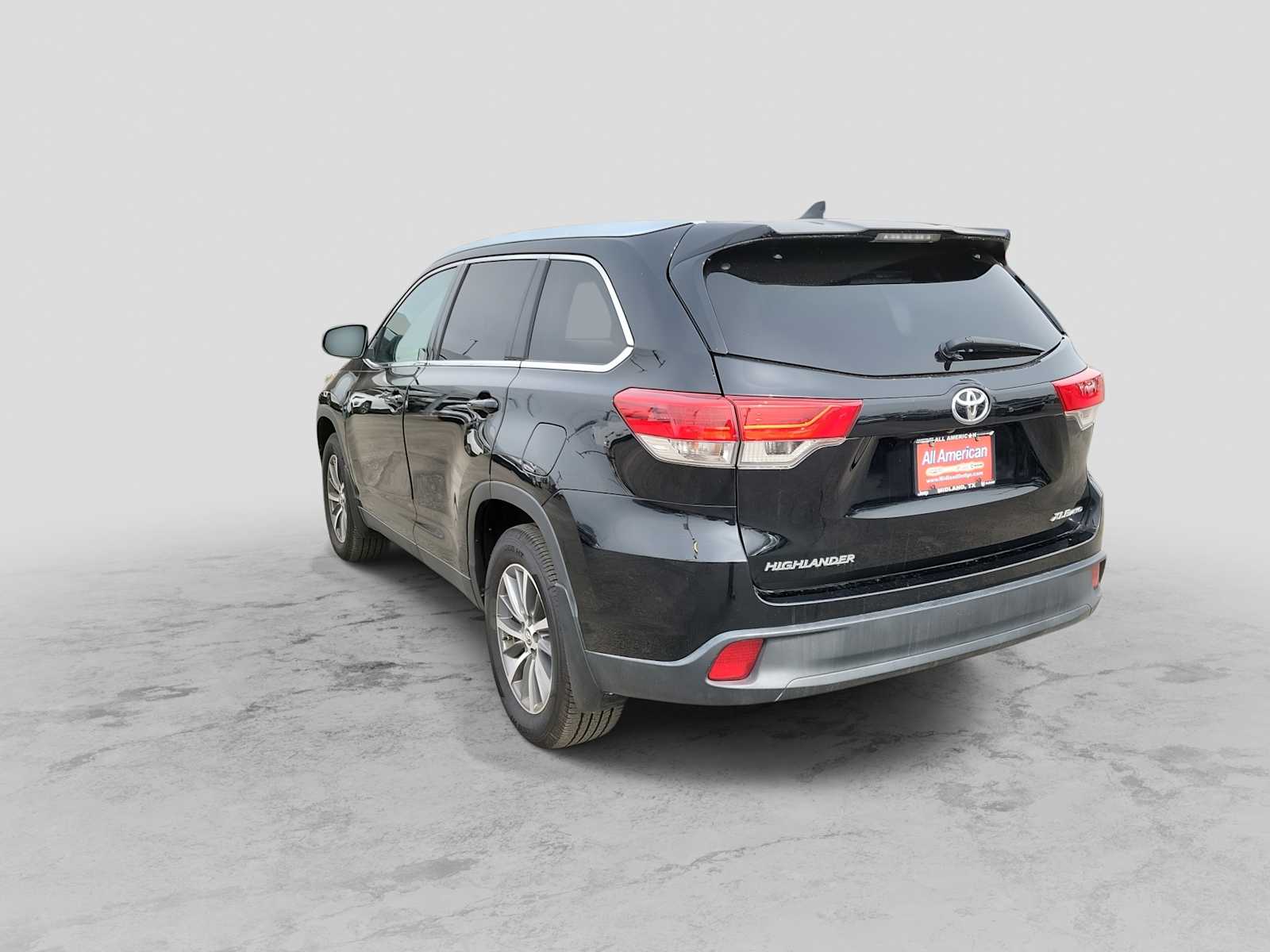 Thumbnail: 2019 Toyota Highlander - 4