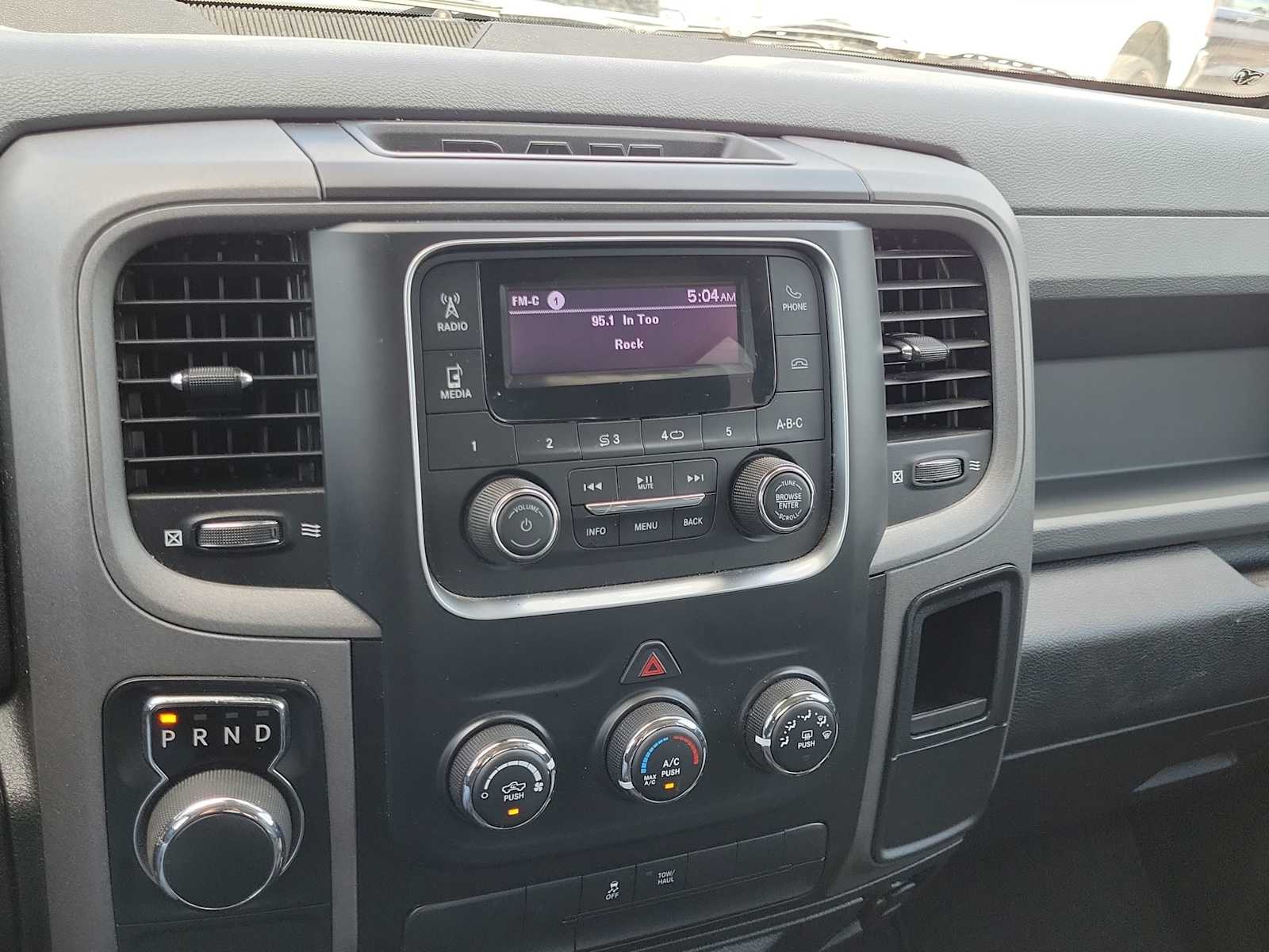 Thumbnail: 2019 RAM 1500 Classic - 21