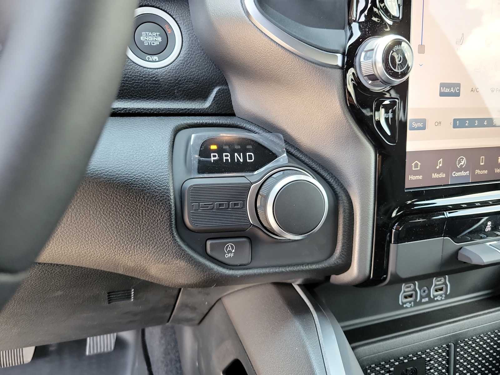 Thumbnail: 2026 RAM 1500 - 17