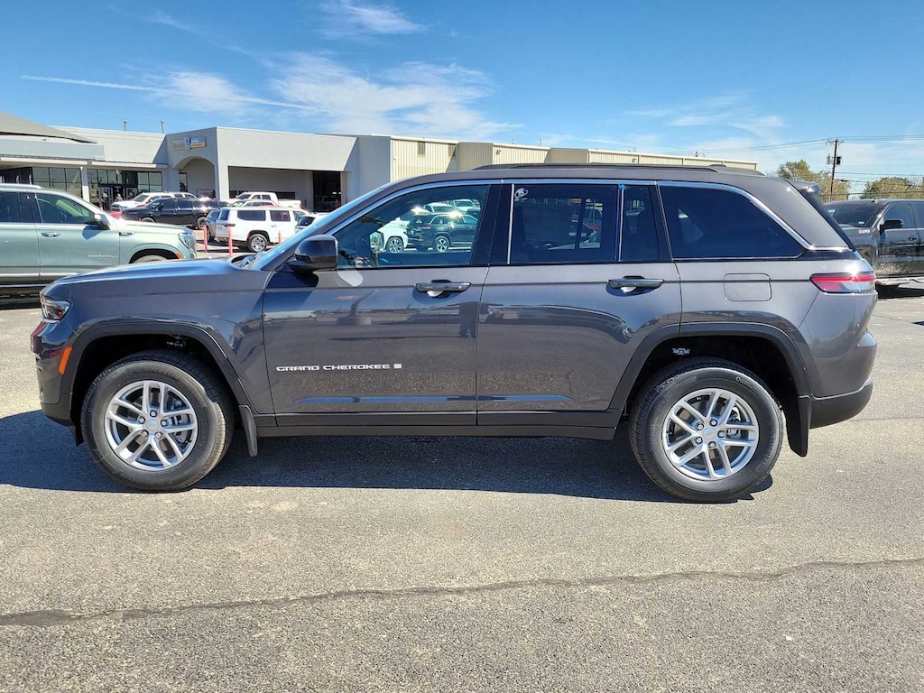 New 2025 Jeep Grand Cherokee LAREDO X 4X4 Sport Utility