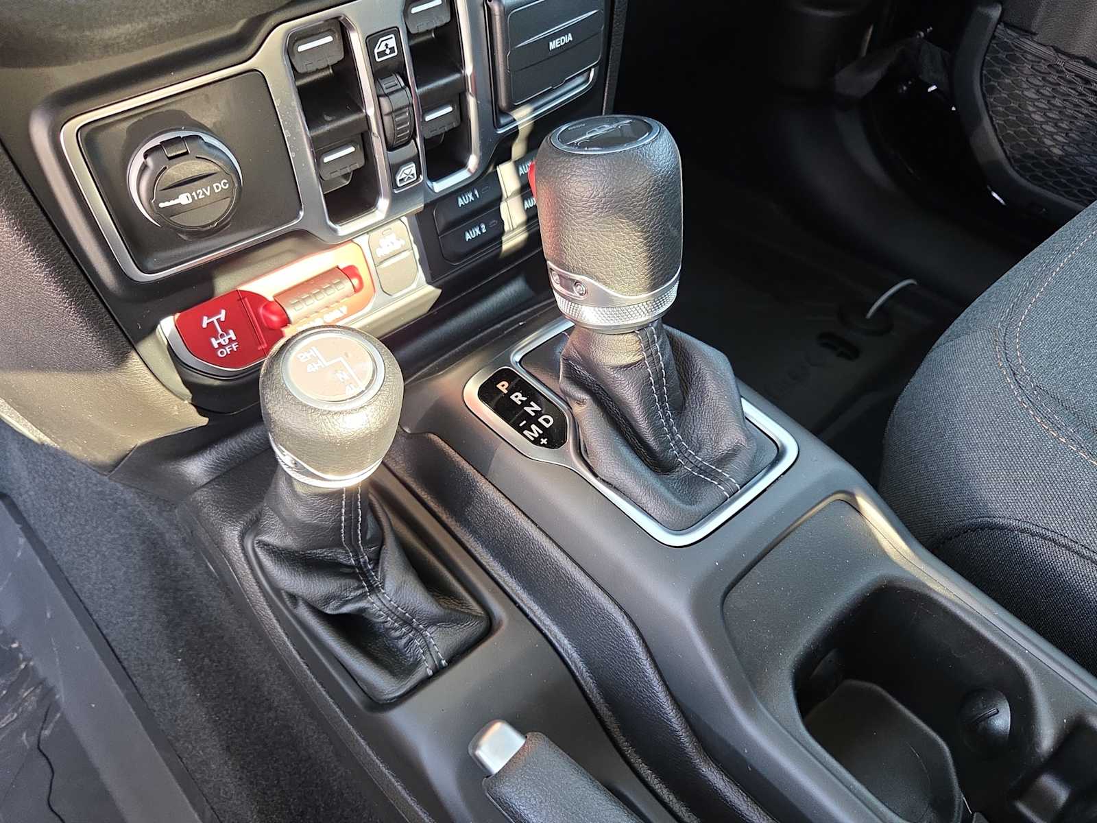 Thumbnail: 2026 Jeep Gladiator - 17