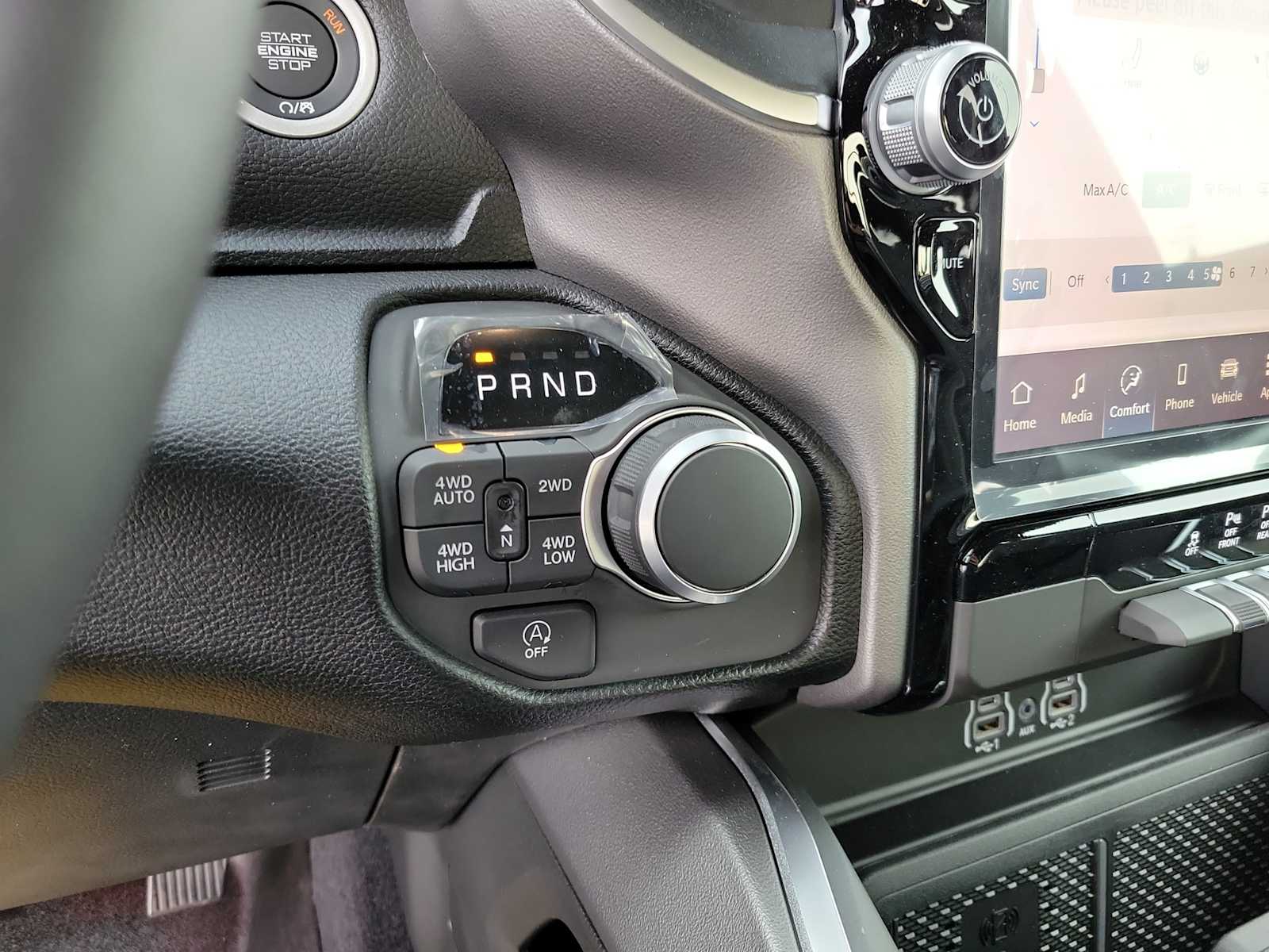 Thumbnail: 2026 RAM 1500 - 17