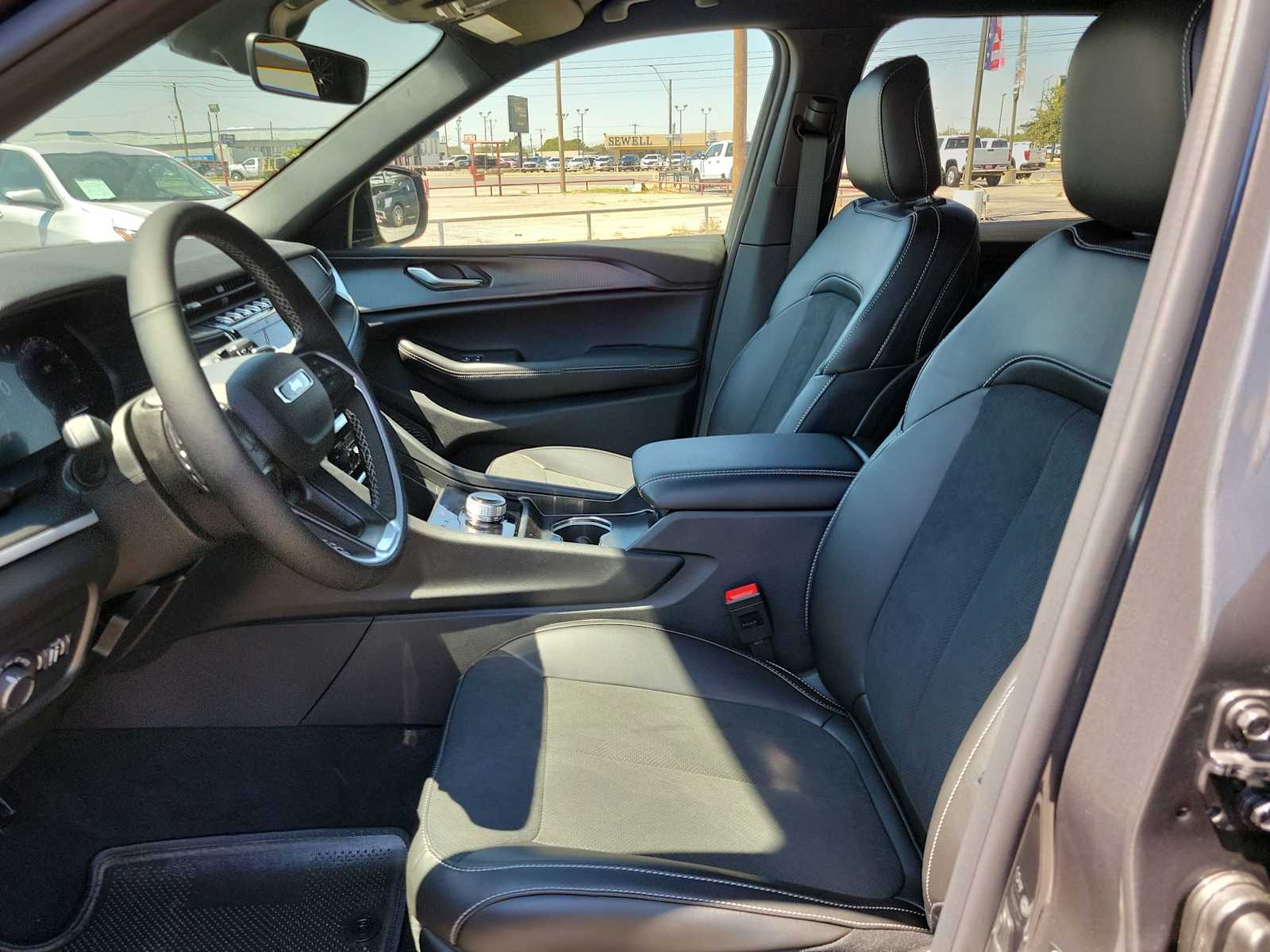 Thumbnail: 2025 Jeep Grand Cherokee - 11