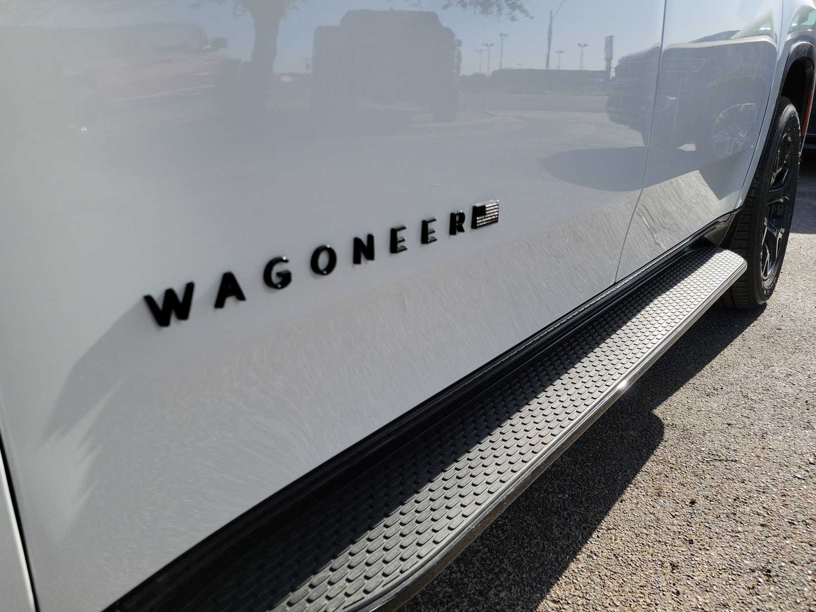 Thumbnail: 2024 Jeep Wagoneer - 7