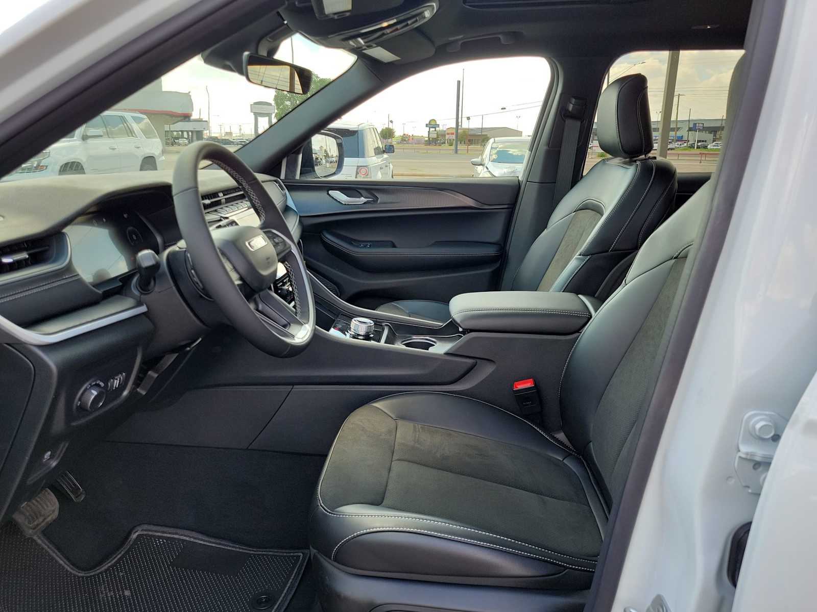 Thumbnail: 2025 Jeep Grand Cherokee - 11