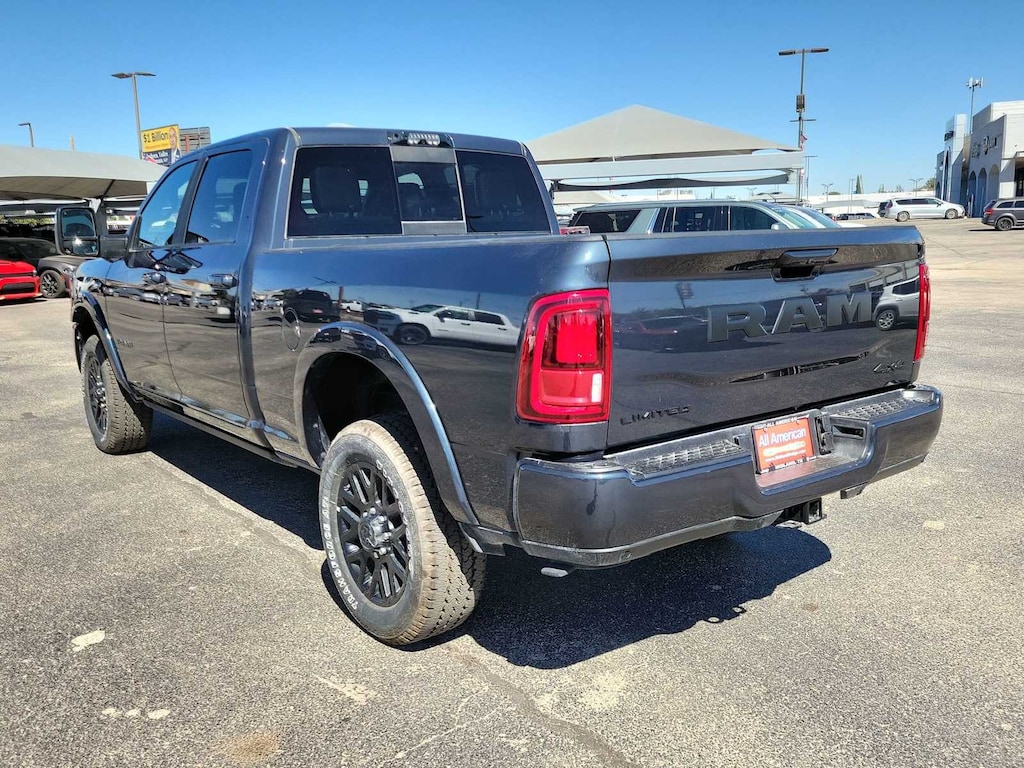 New 2025 Ram 2500 LIMITED CREW CAB 4X4 6'4 BOX Pickup
