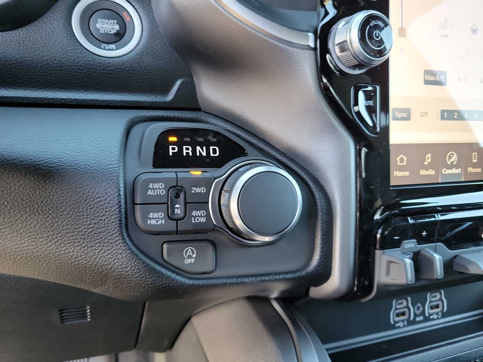 Thumbnail: 2026 RAM 1500 - 17